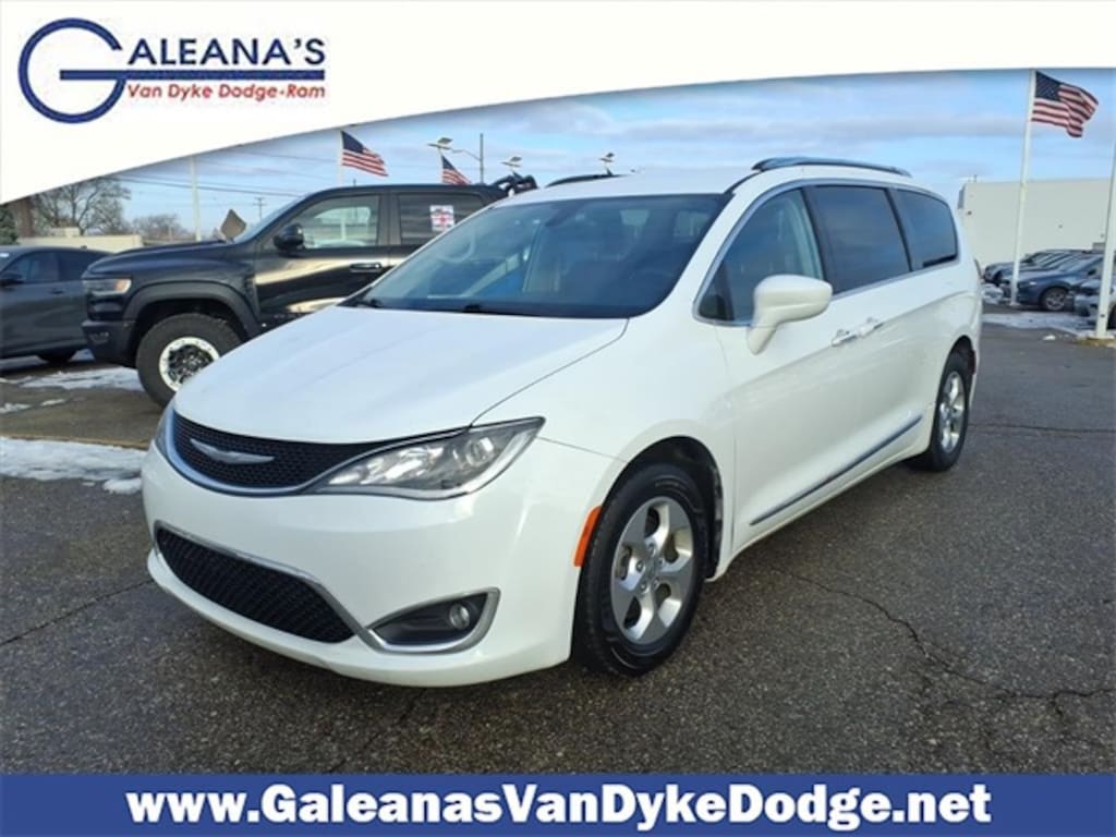 Used 2017 Chrysler Pacifica Touring-L Plus Van