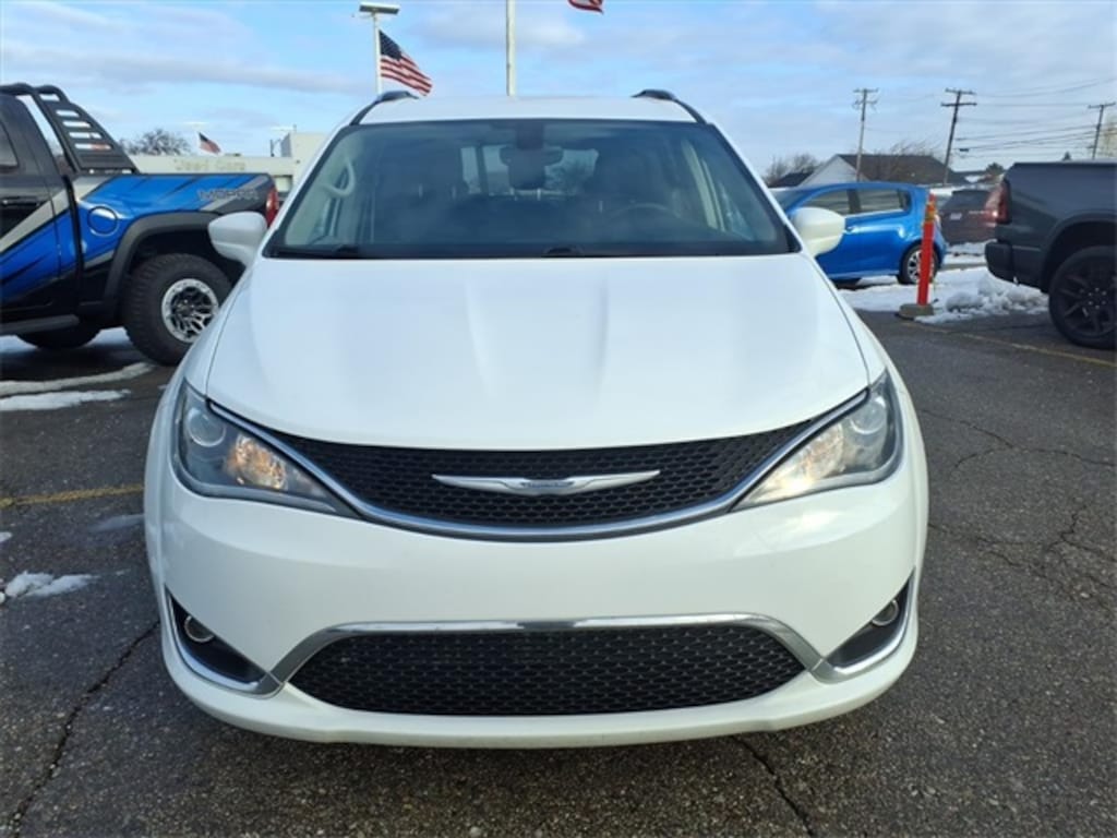 Used 2017 Chrysler Pacifica Touring-L Plus Van