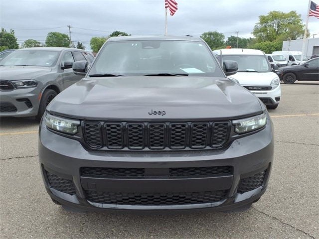 Used 2024 Jeep Grand Cherokee L Altitude with VIN 1C4RJKAG4R8542390 for sale in Warren, MI
