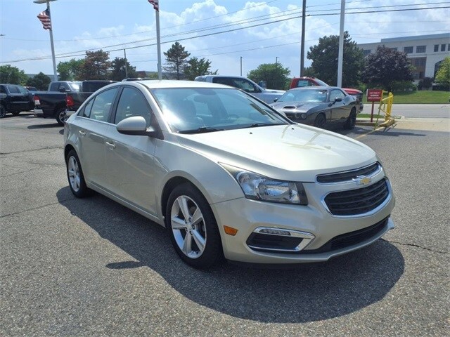 2016 Chevrolet Cruze photo 3
