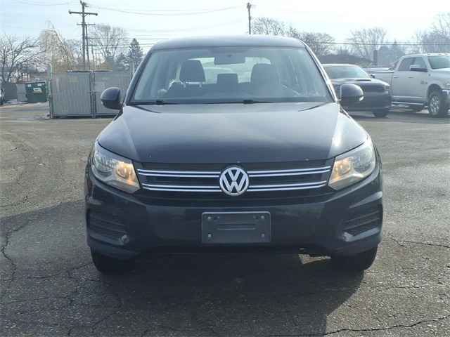 Used 2012 Volkswagen Tiguan S with VIN WVGAV7AXXCW538518 for sale in Warren, MI