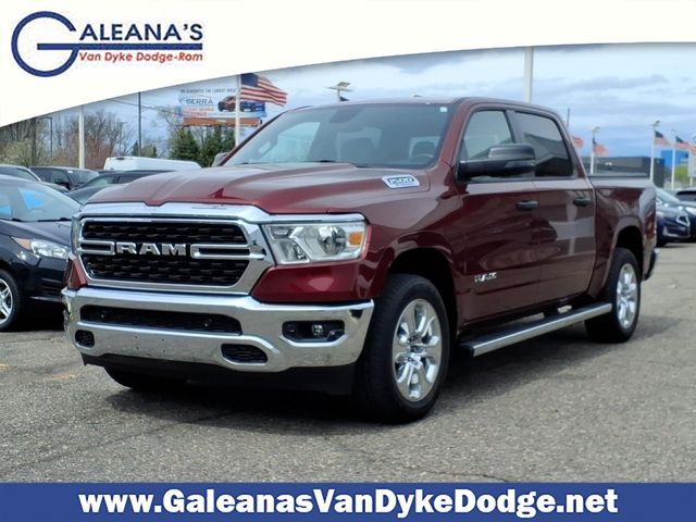 2023 RAM 1500 Big Horn/Lone Star 4x4 Crew Cab 5'7's photo