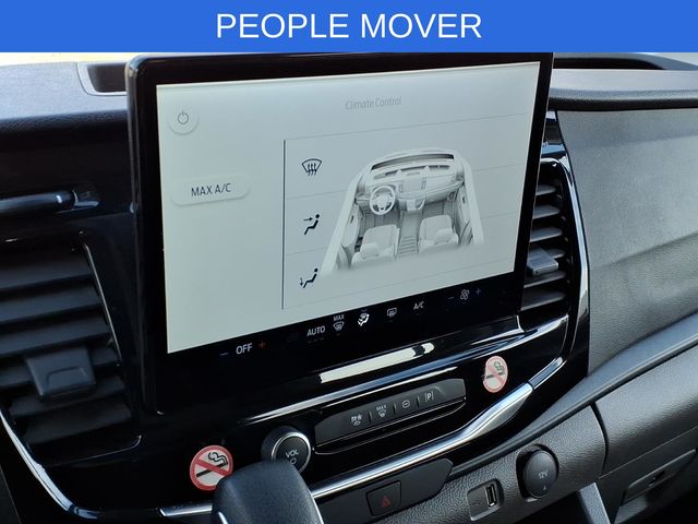 2024 Ford Transit Passenger Van XLT - Photo 17