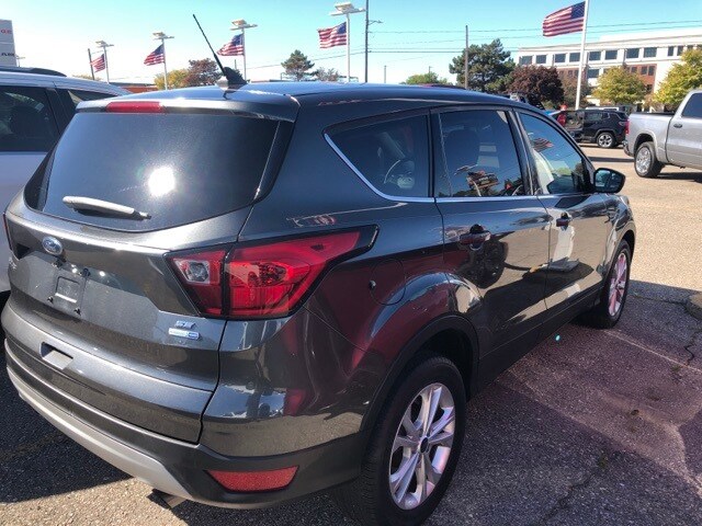 2019 Ford Escape SE photo 2