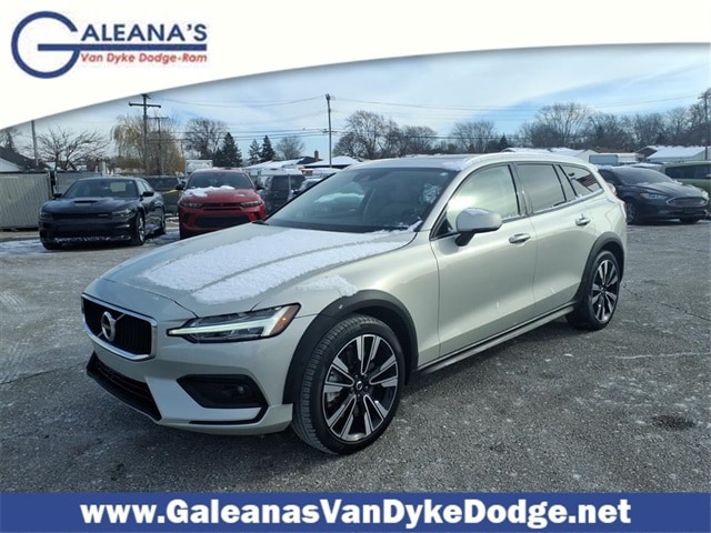 2021 Volvo V60 Cross Country Base's photo