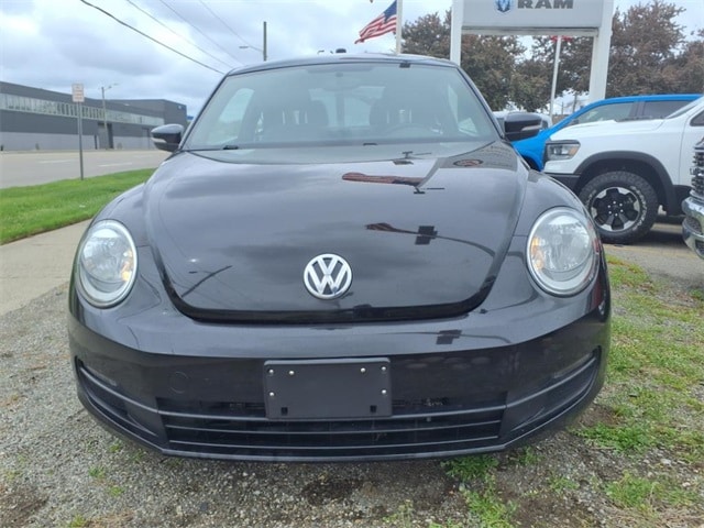 Used 2014 Volkswagen Beetle 1.8 with VIN 3VWHX7ATXEM606990 for sale in Warren, MI