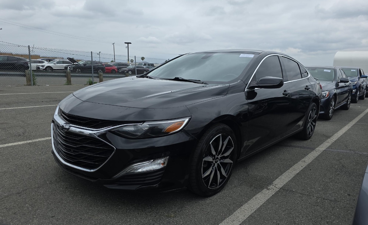 Used 2020 Chevrolet Malibu RS with VIN 1G1ZG5STXLF132720 for sale in Galena, IL