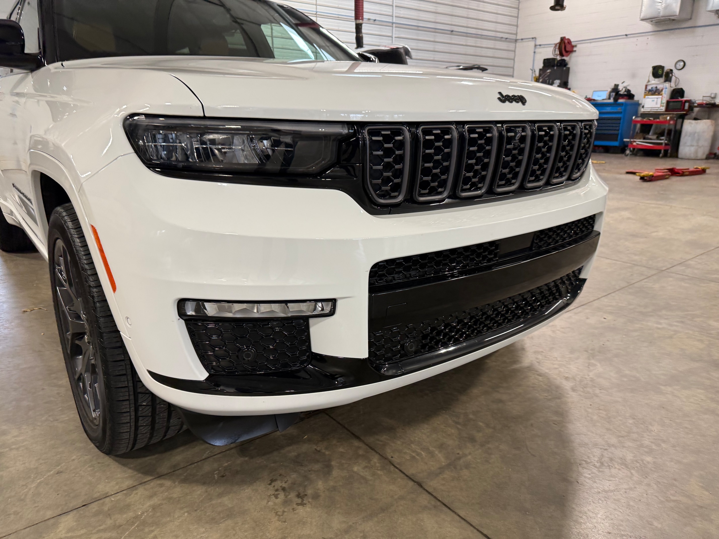 View vehicle photo 2