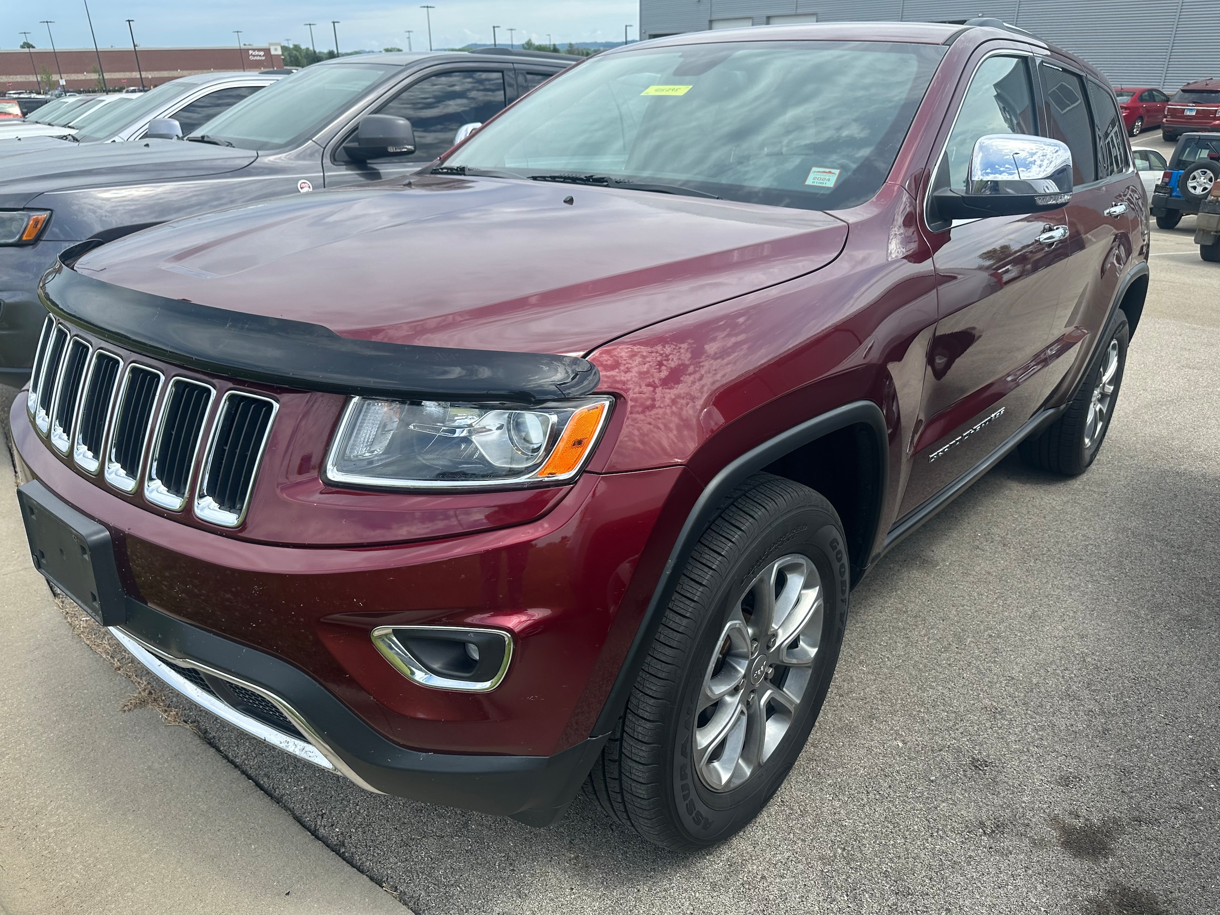 Certified 2016 Jeep Grand Cherokee Limited with VIN 1C4RJFBG0GC415295 for sale in Galena, IL
