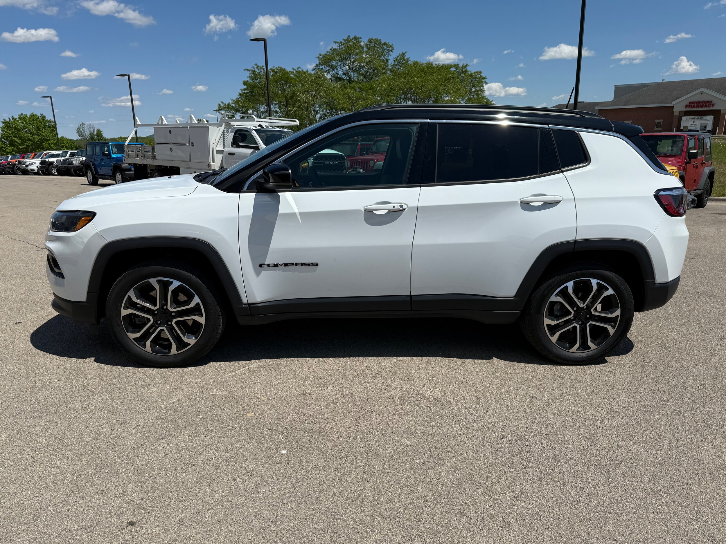 2024 Jeep Compass Limited photo 4