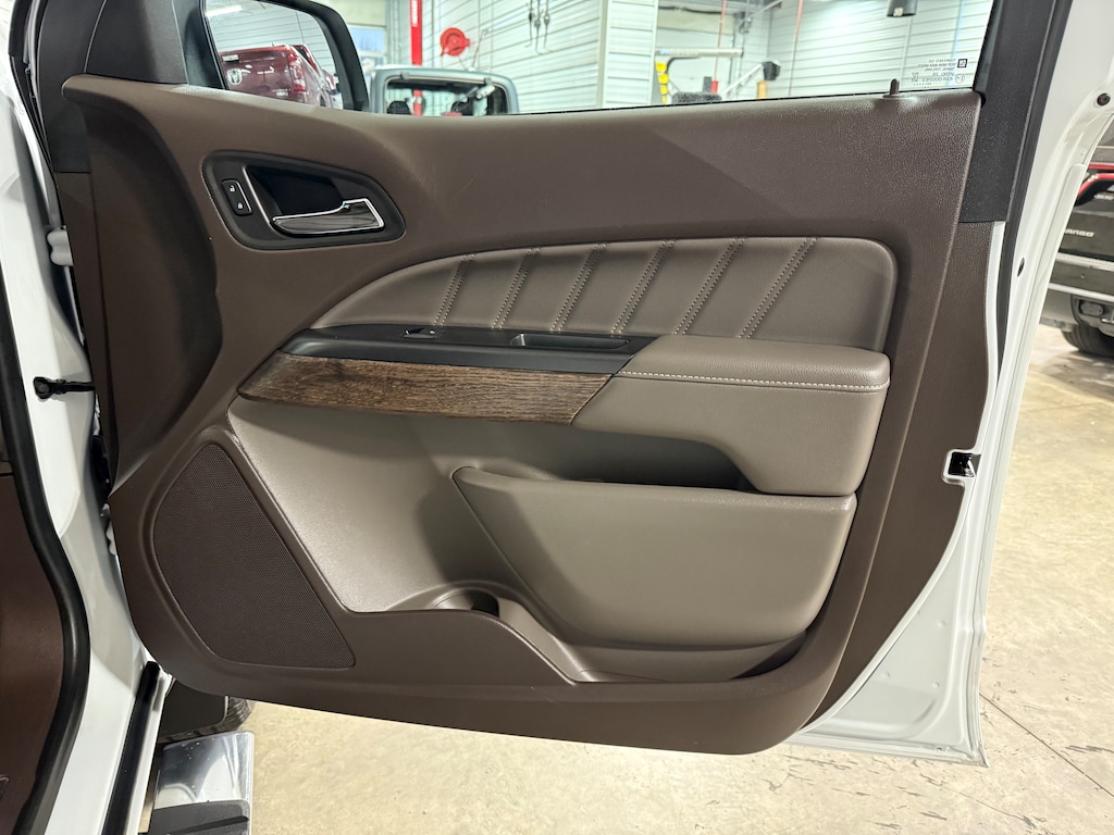 Used 2022 GMC Canyon Denali Crew Cab 4x4 PICKUP