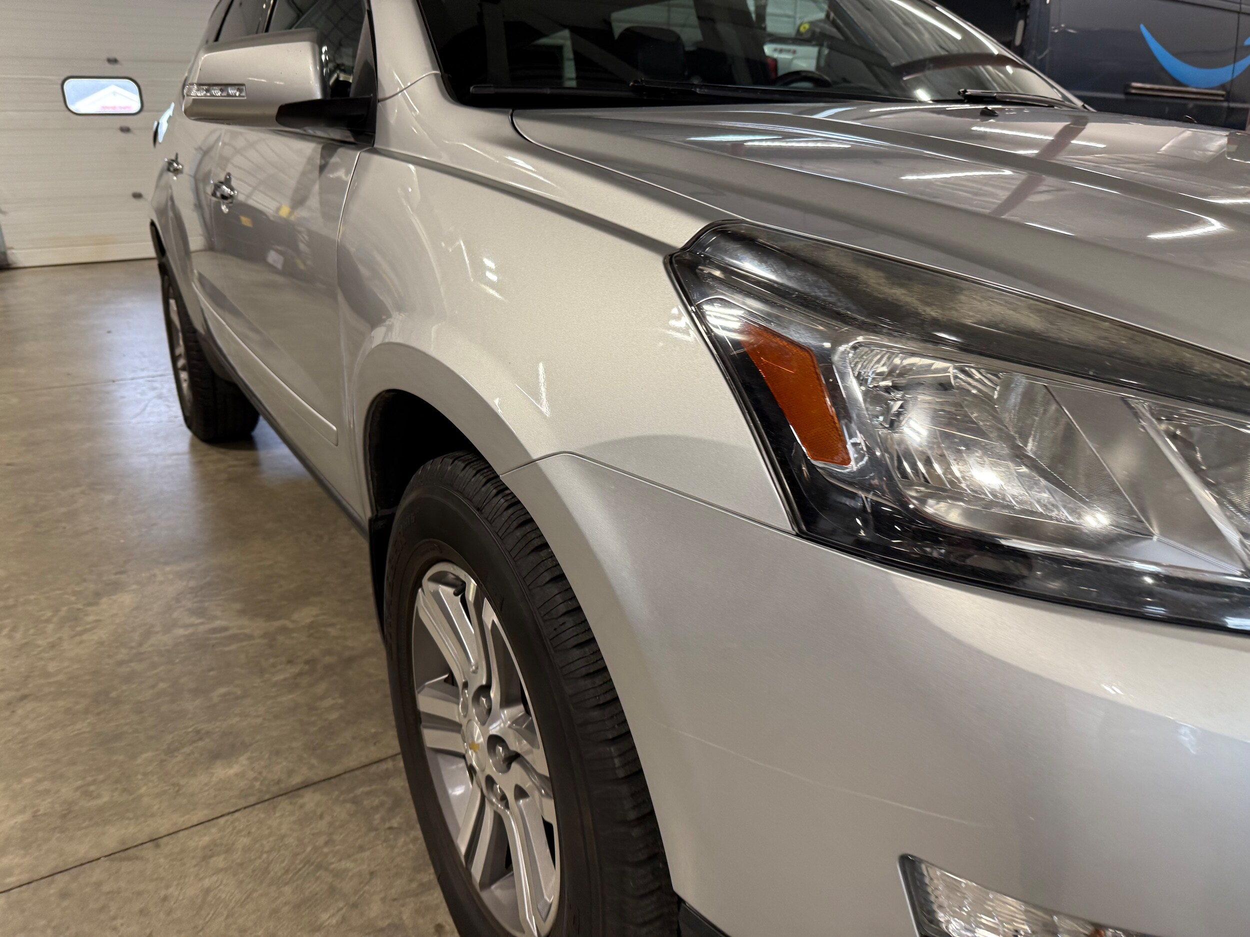 2015 Chevrolet Traverse 2LT photo 3