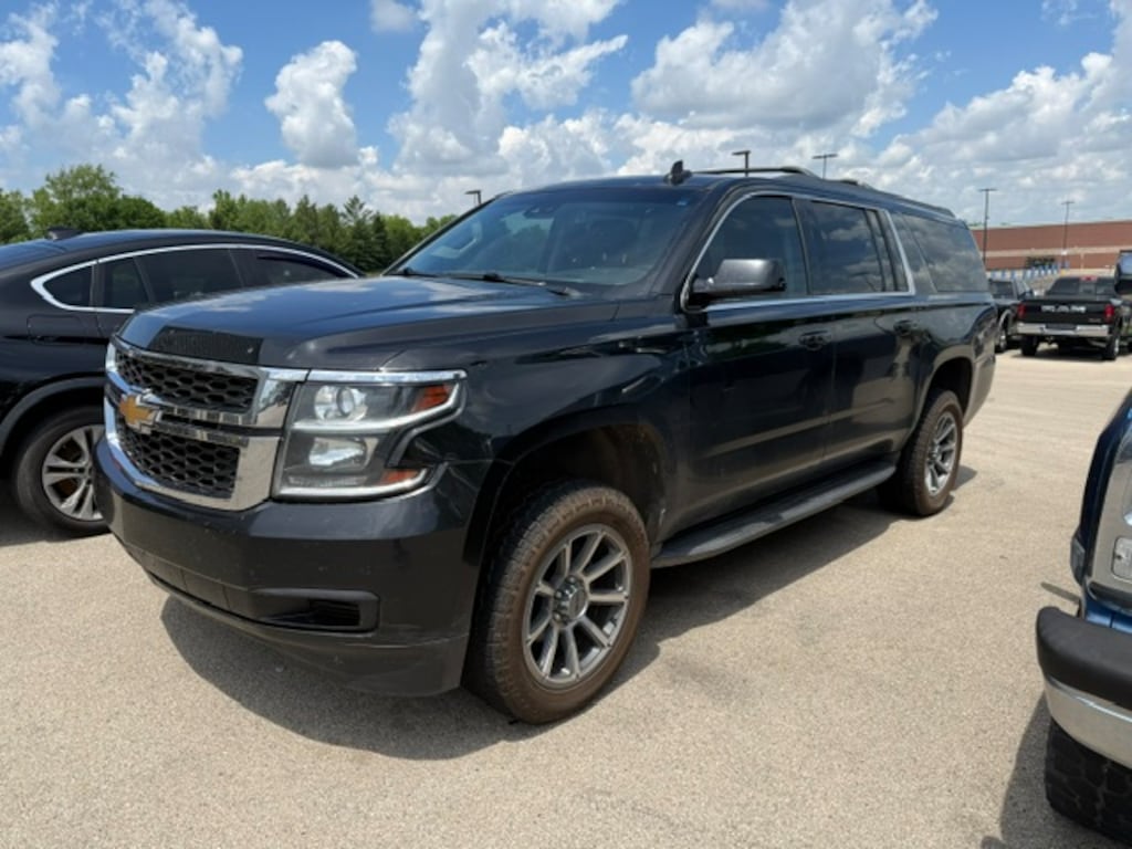 Used 2017 Chevrolet Suburban LT 4x4 WAGON