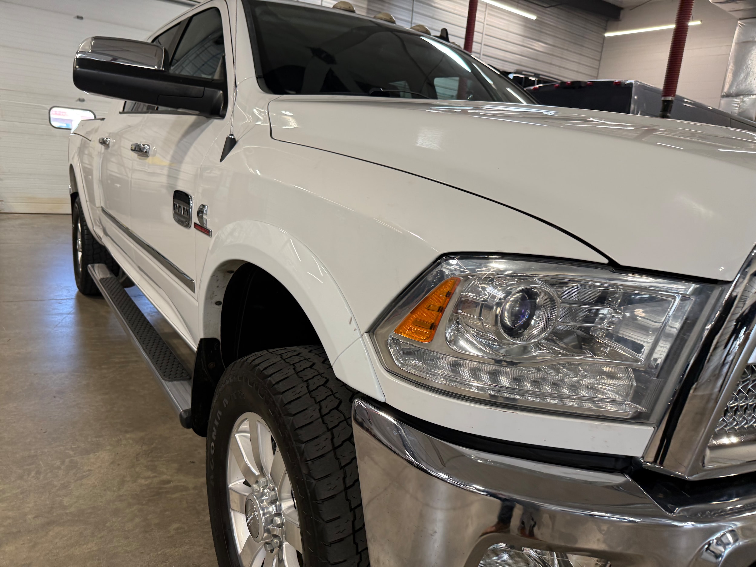 View vehicle photo 5