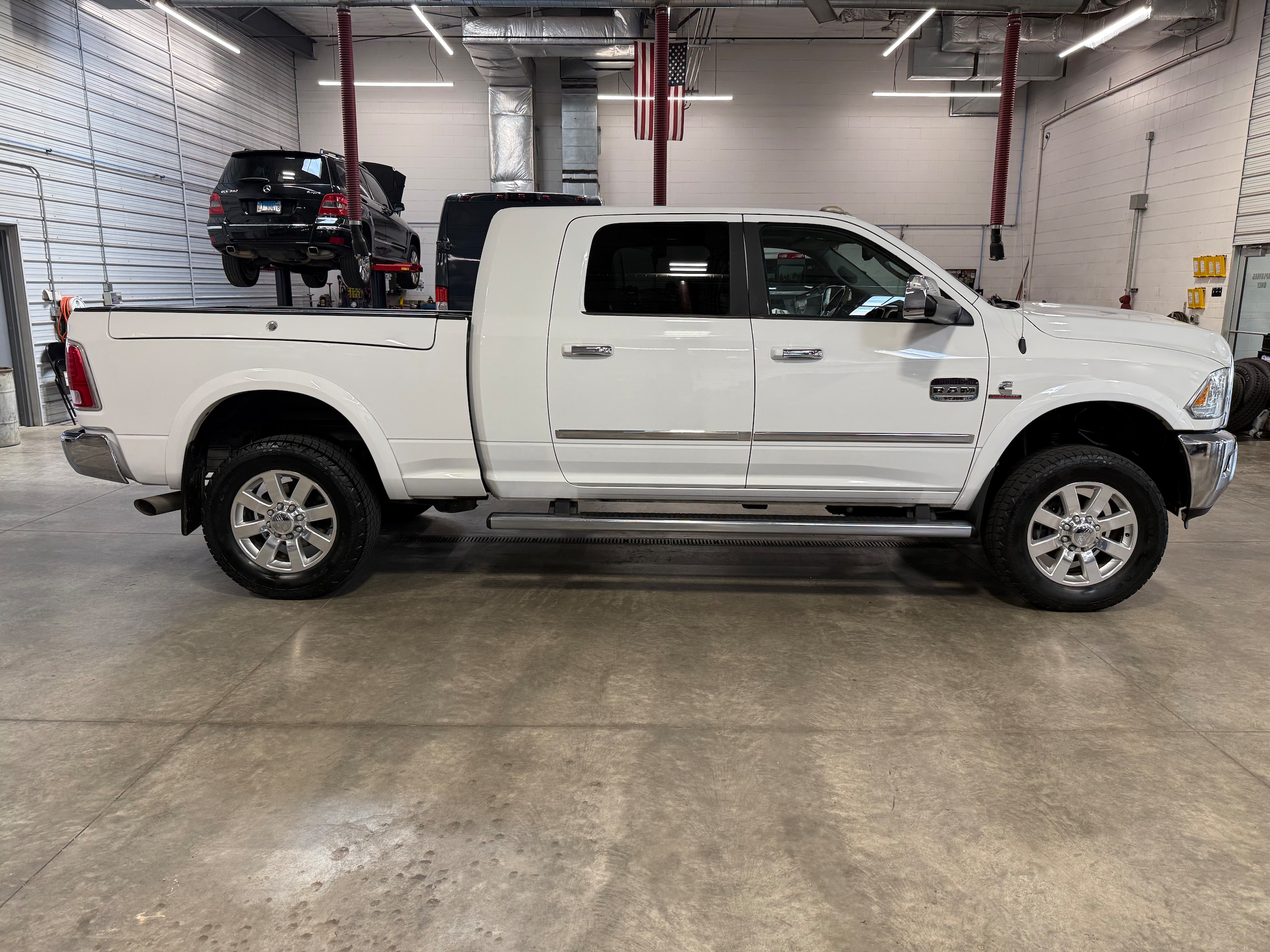 View vehicle photo 3