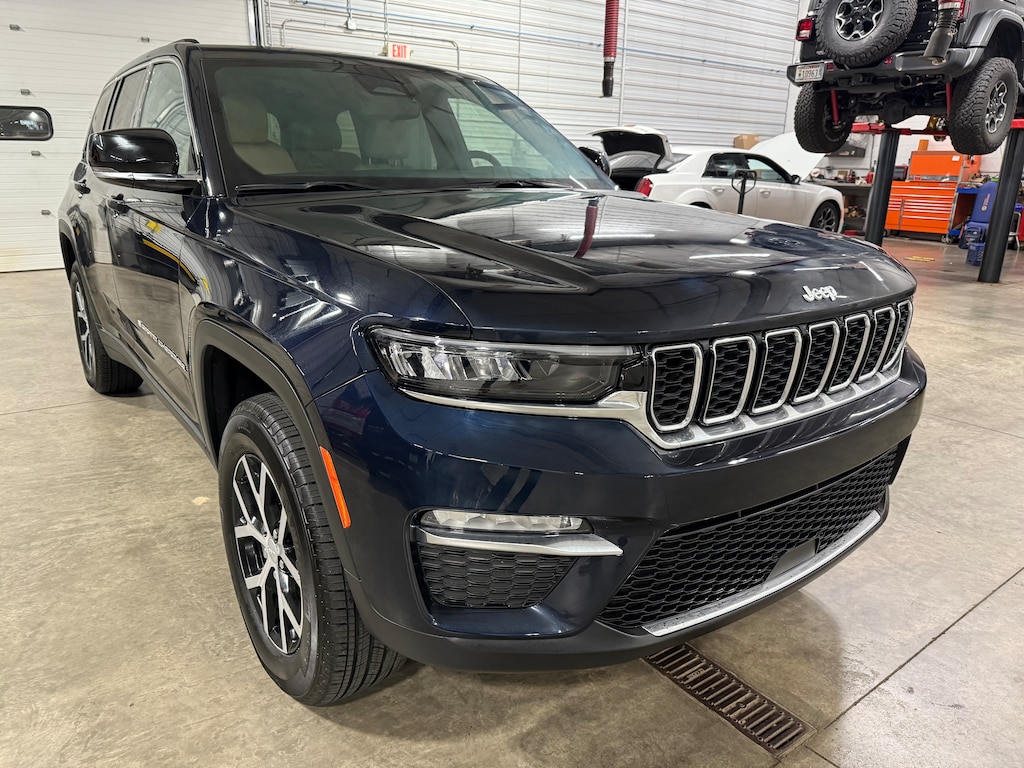 Certified 2024 Jeep Grand Cherokee Limited 4x4 SUV