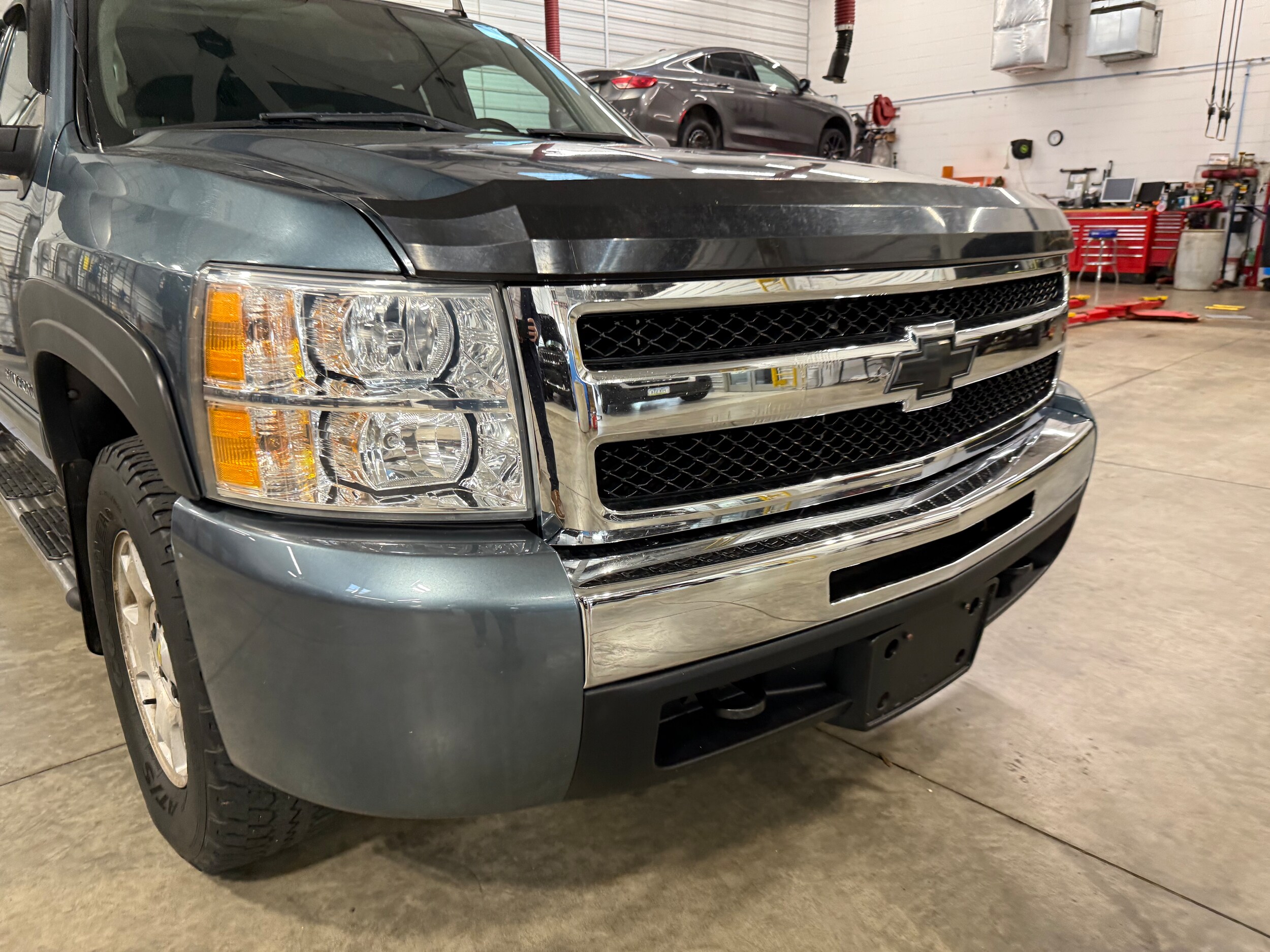 2011 Chevrolet Silverado 1500 photo 2