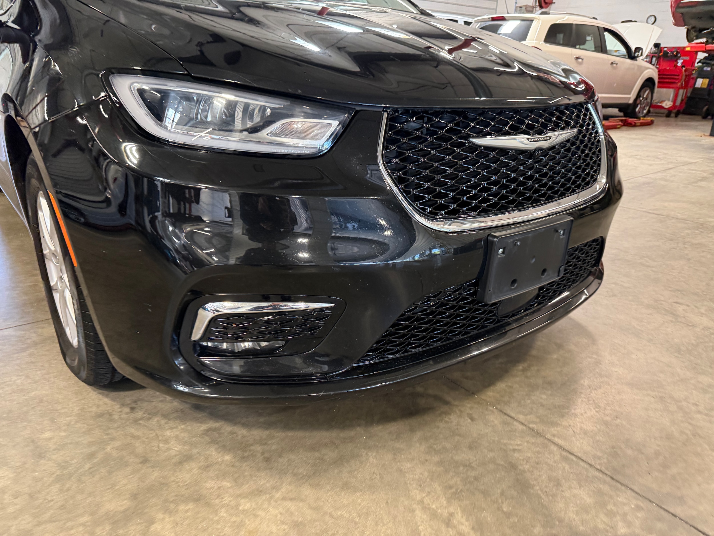 Vehicle Image 2