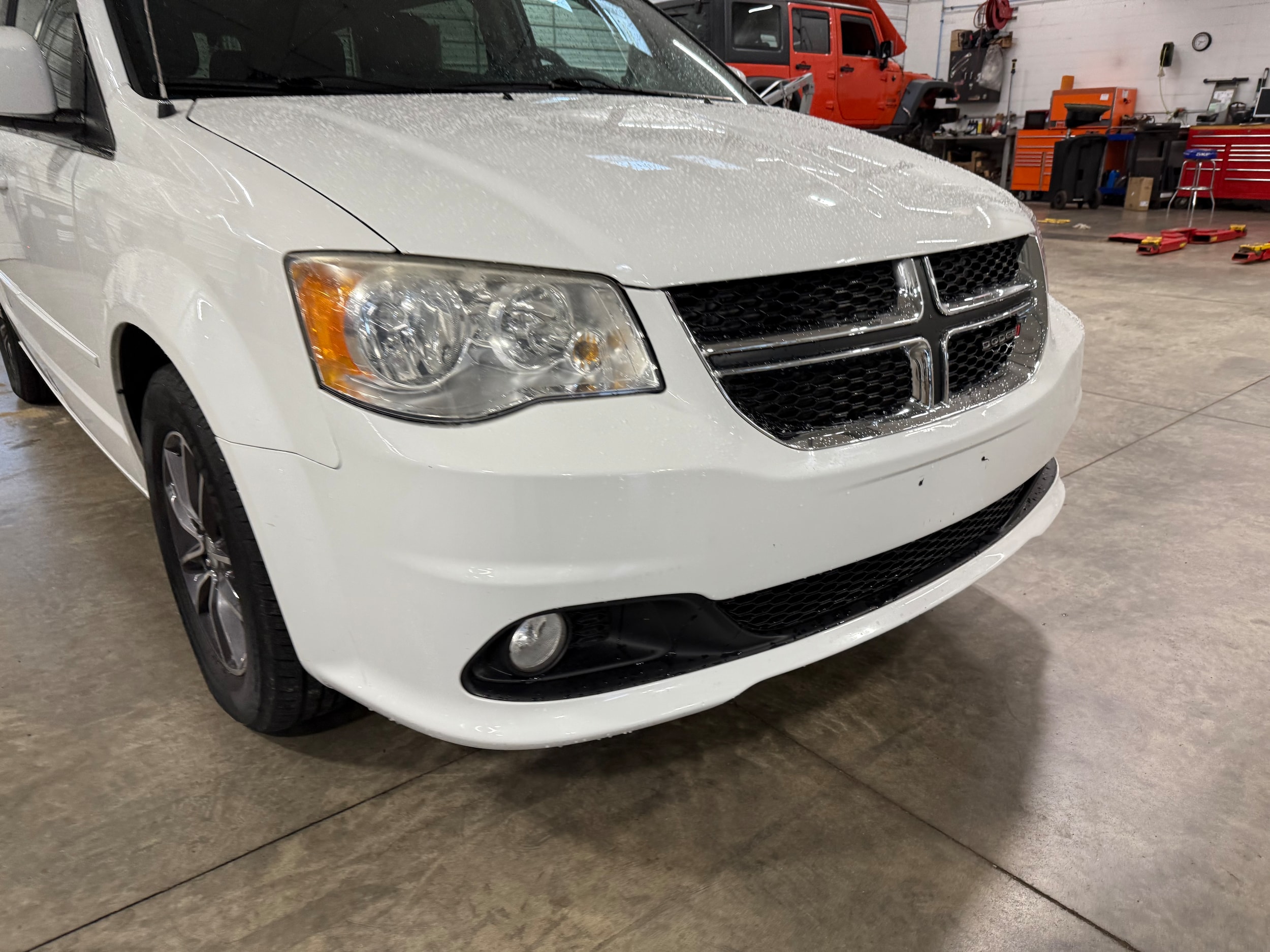 Used 2017 Dodge Grand Caravan SXT with VIN 2C4RDGCG8HR706972 for sale in Galena, IL
