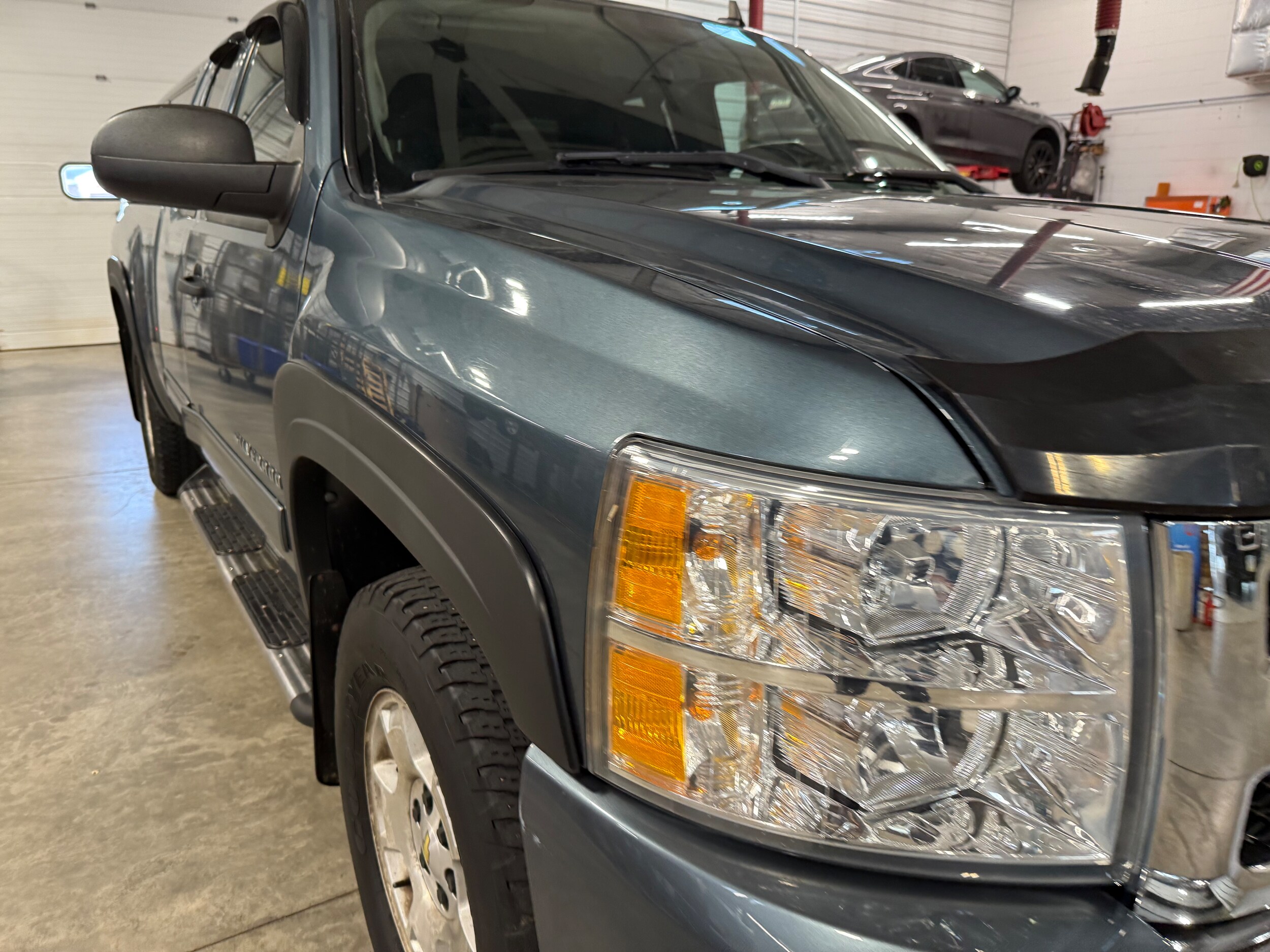 2011 Chevrolet Silverado 1500 photo 3