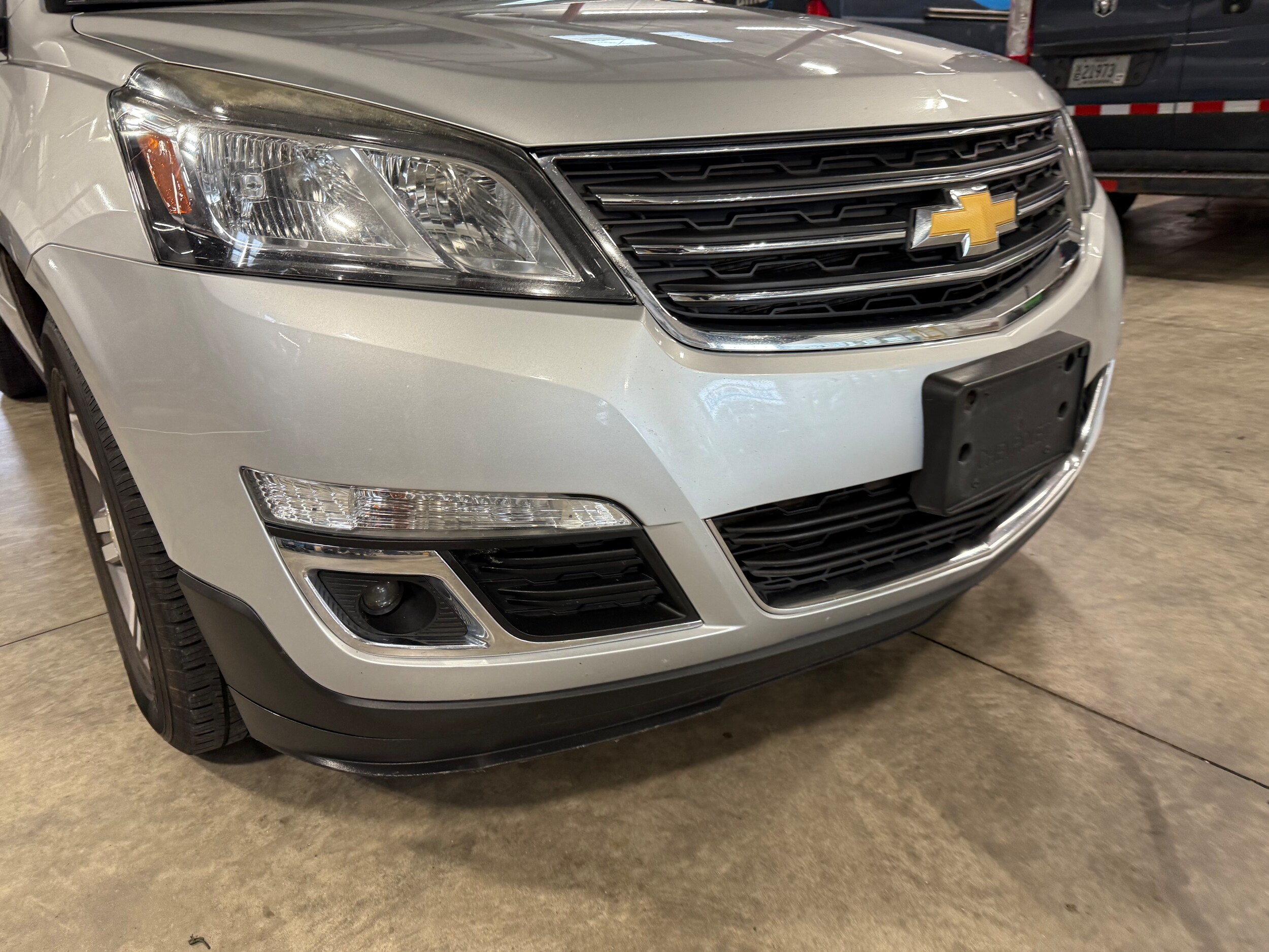 2015 Chevrolet Traverse 2LT photo 2