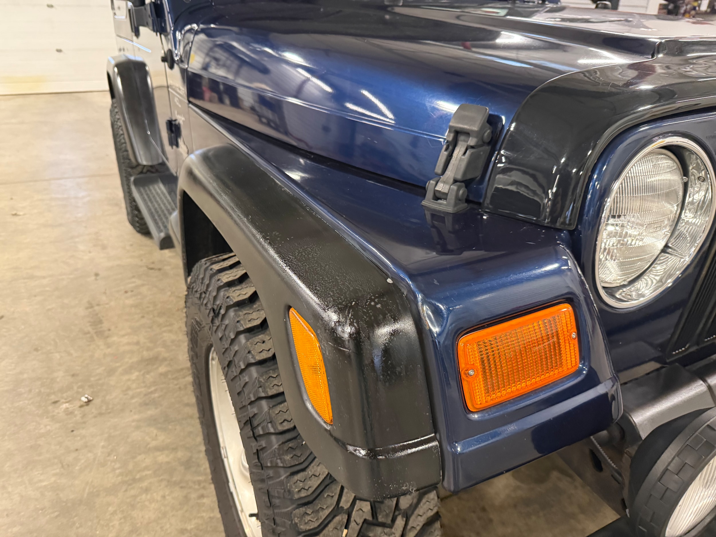 View vehicle photo 3