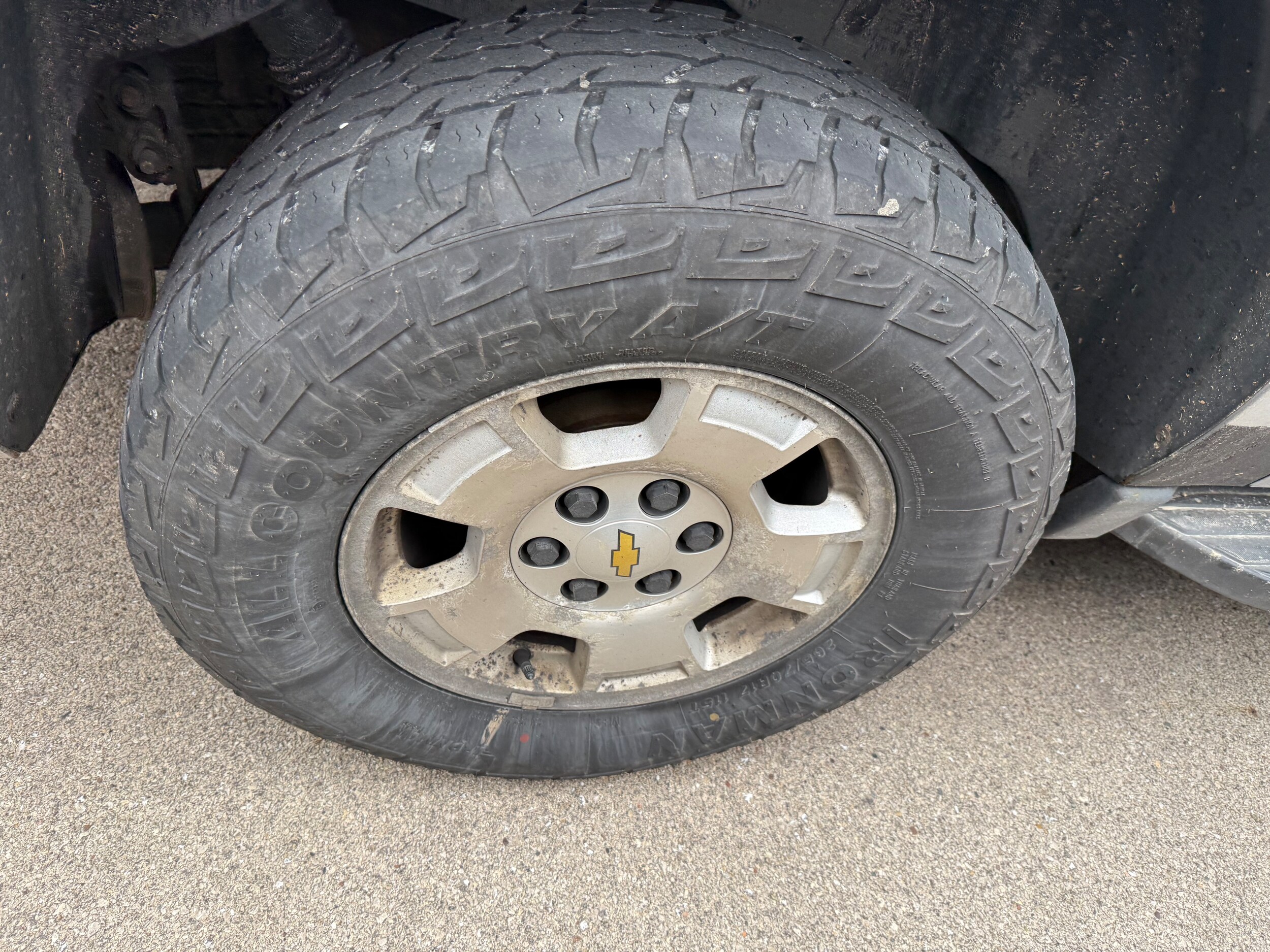 2013 Chevrolet Suburban 1500 LT photo 4