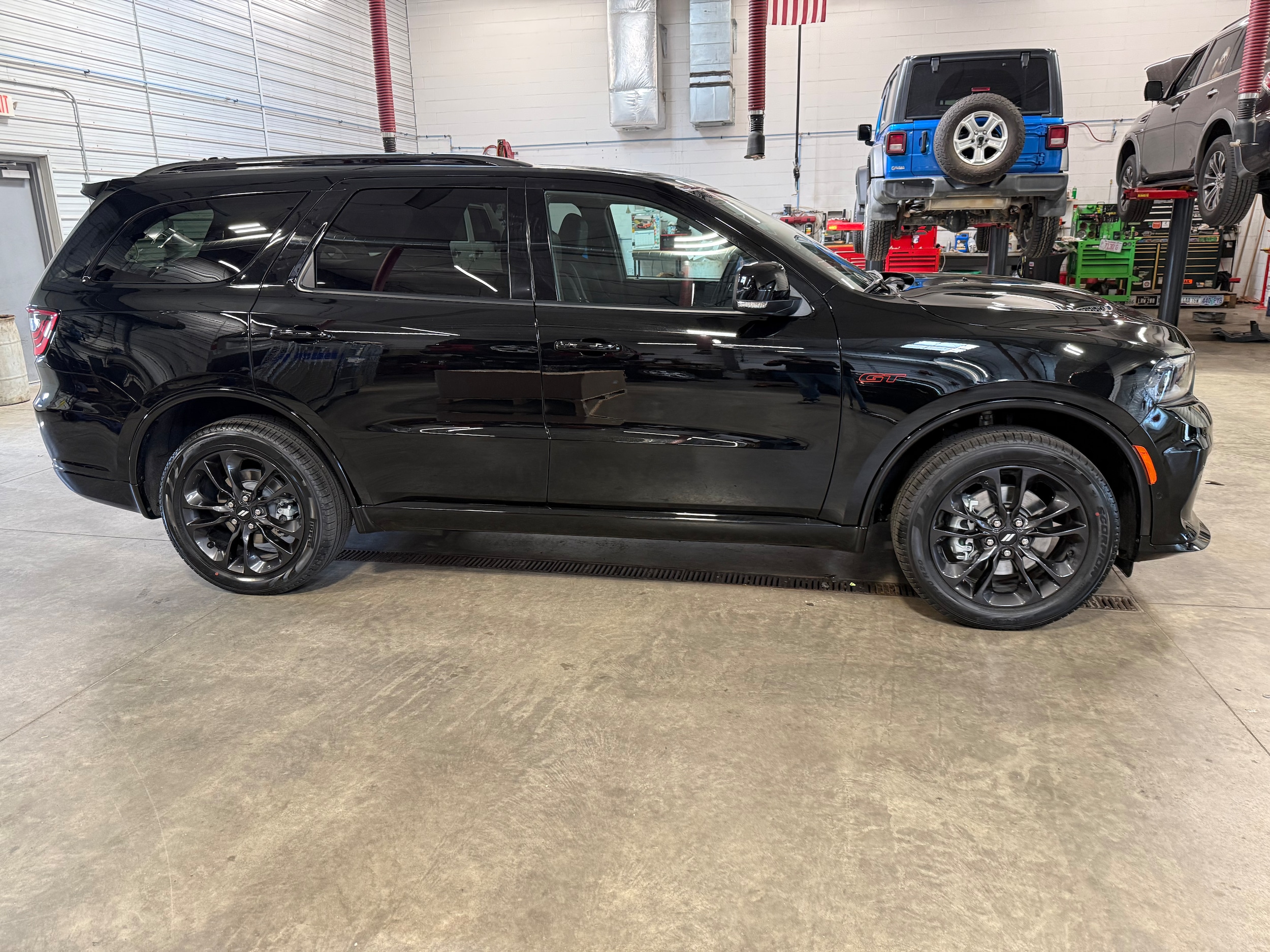 View vehicle photo 5