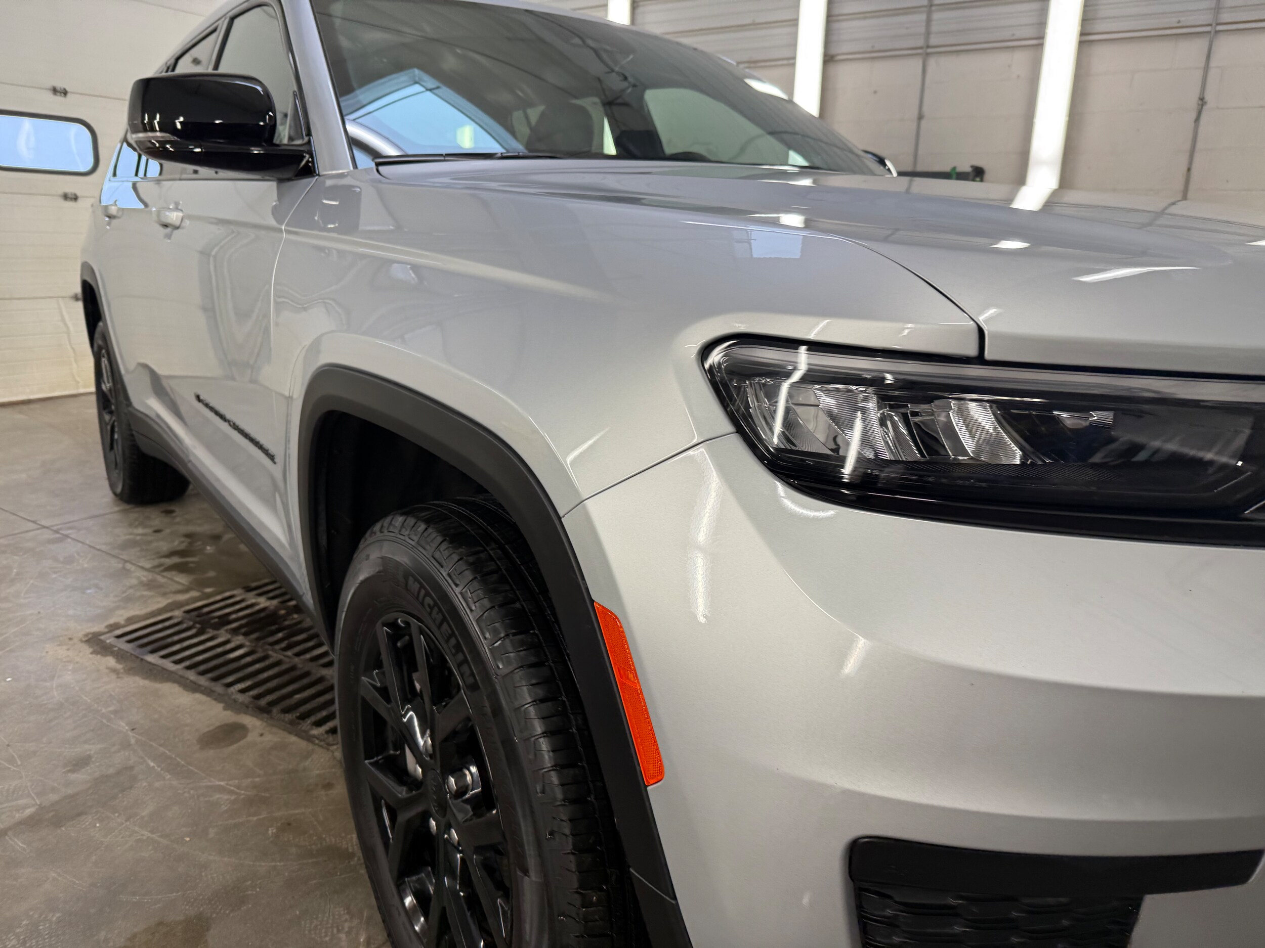 2024 Jeep Grand Cherokee Altitude photo 3