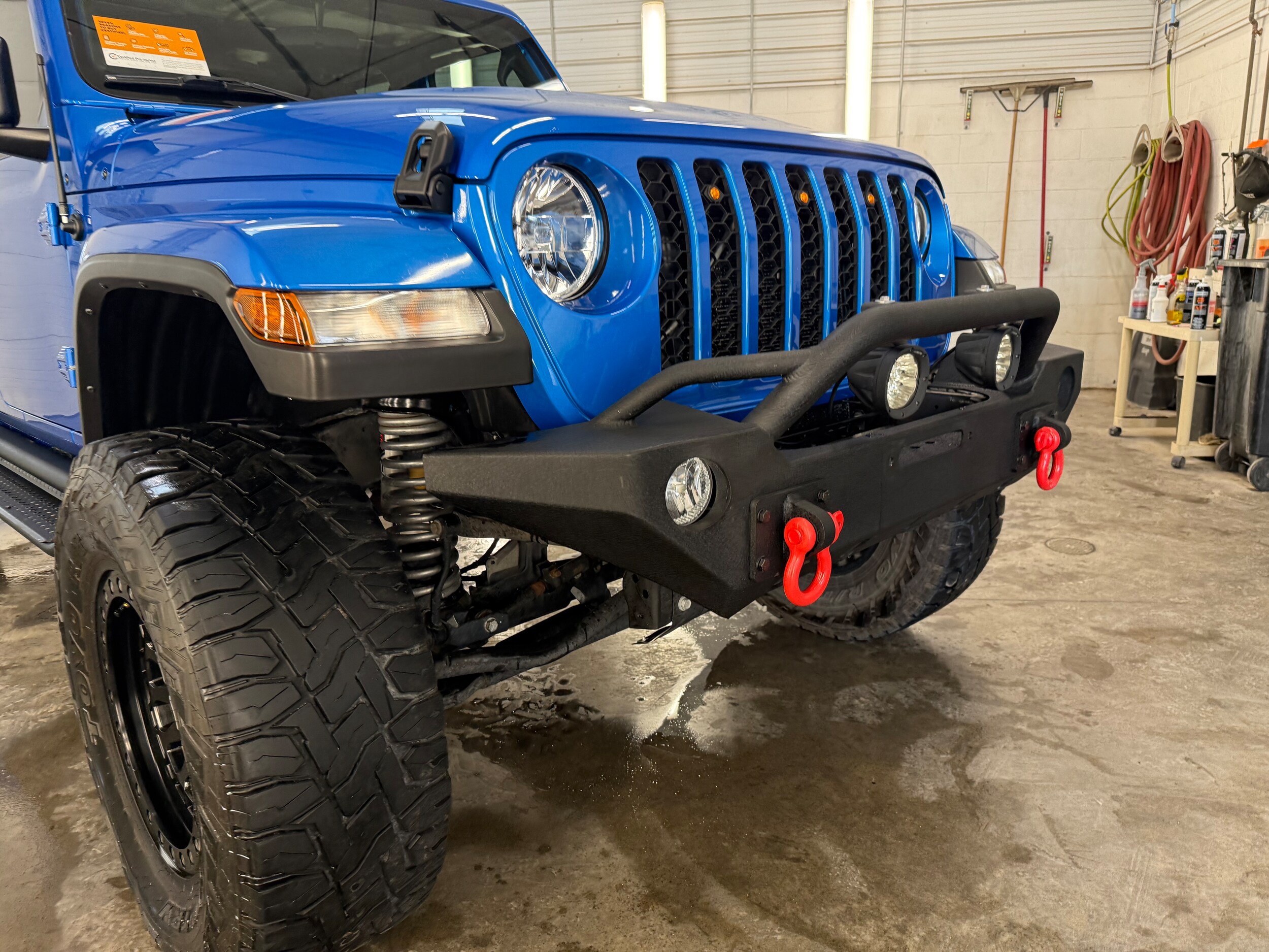 2021 Jeep Gladiator Sport photo 2