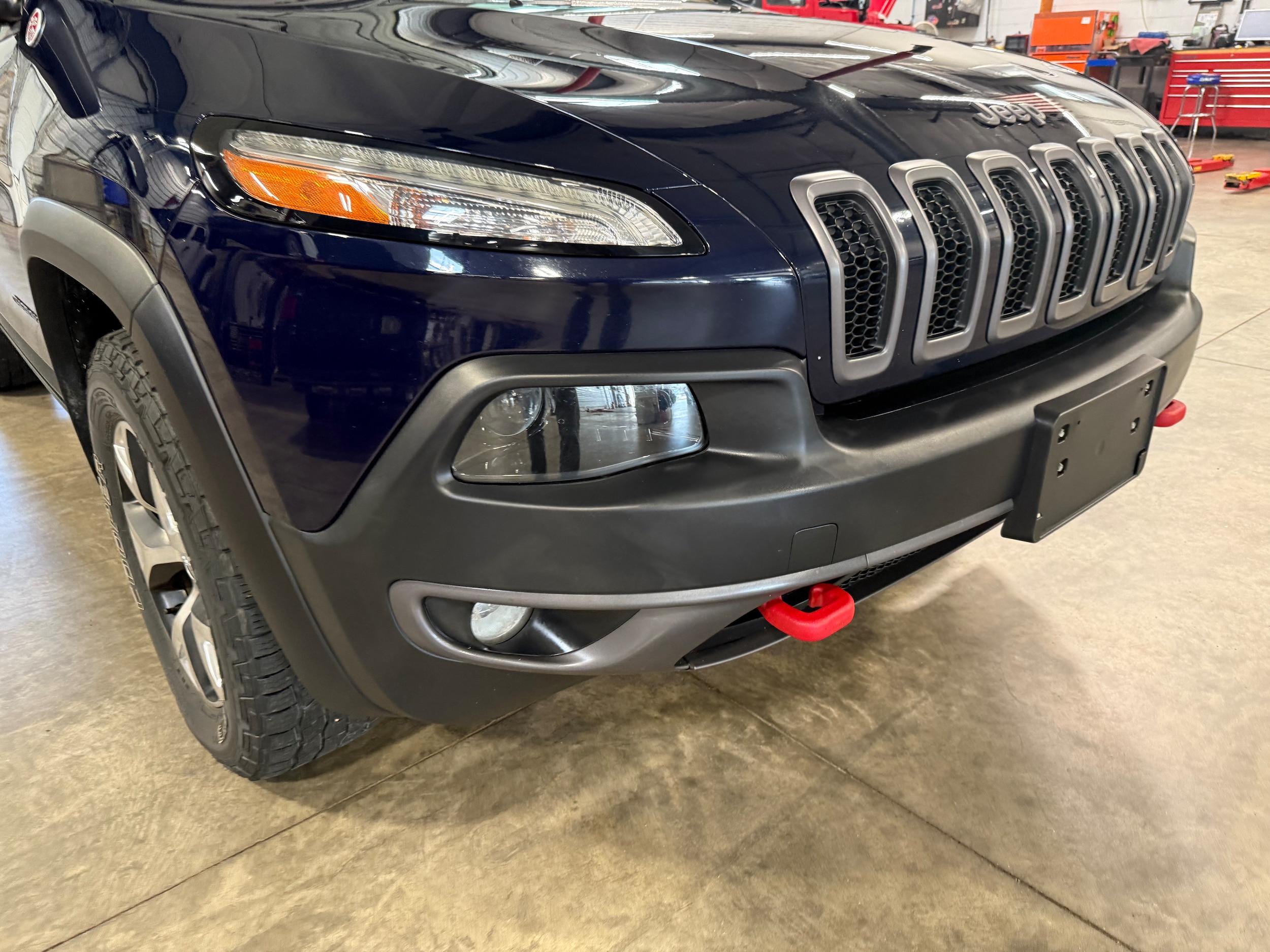 Used 2015 Jeep Cherokee Trailhawk with VIN 1C4PJMBS0FW646050 for sale in Galena, IL