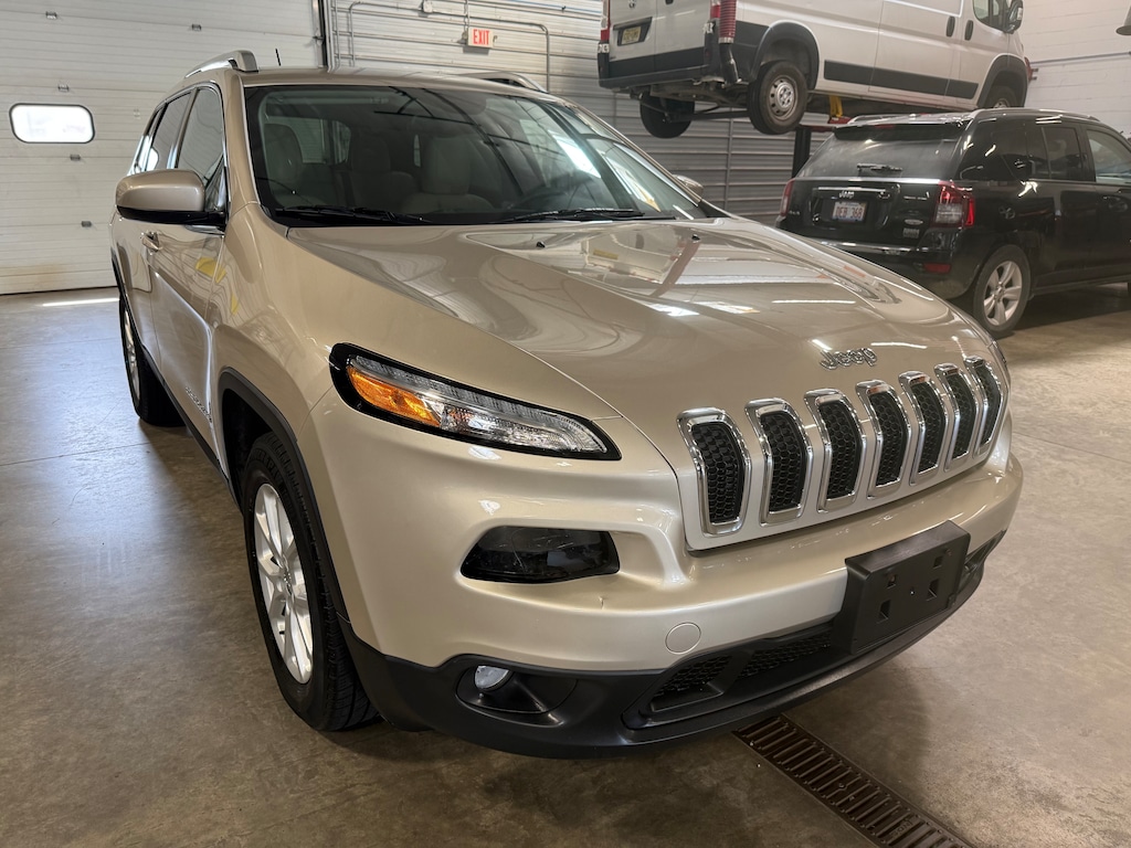 Used 2015 Jeep Cherokee Latitude 4x4 WAGON