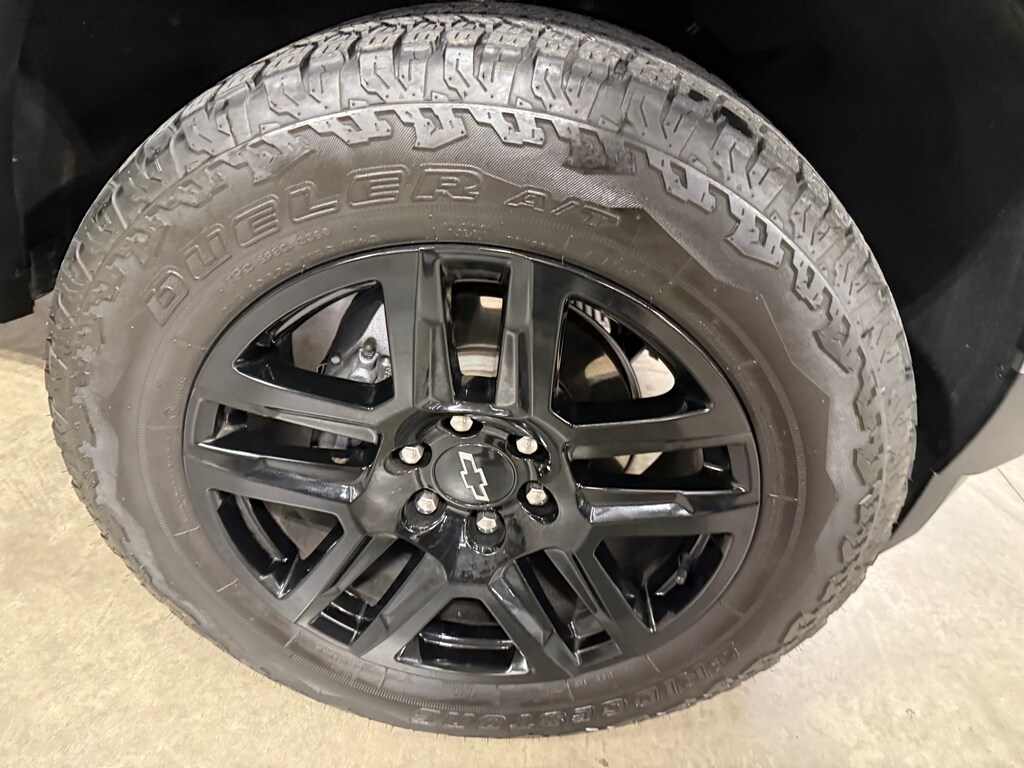 Used 2024 Chevrolet Colorado Trial Boss Crew Cab 4x4 PICKUP