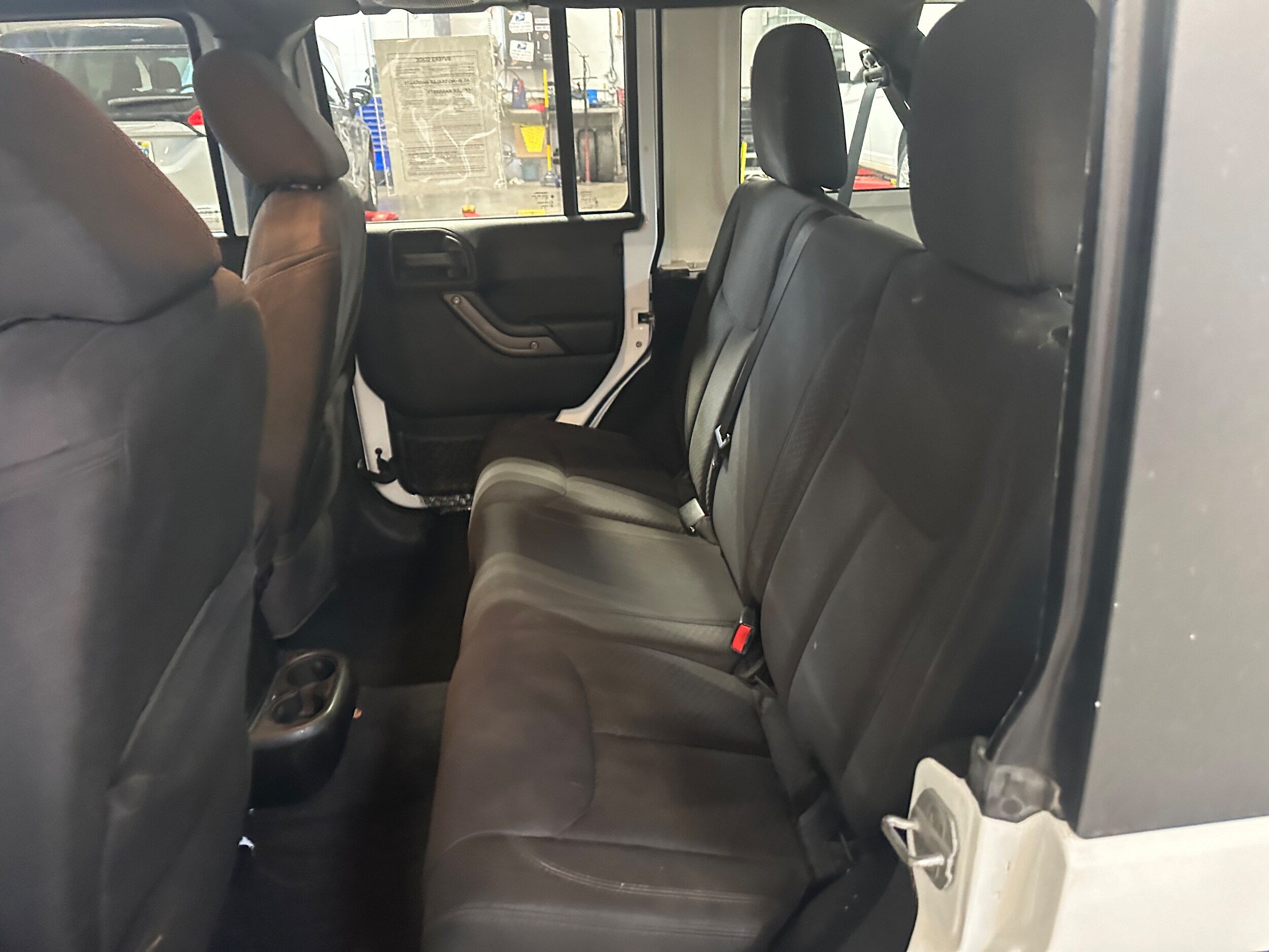 2014 Jeep Wrangler Unlimited Sport photo 3