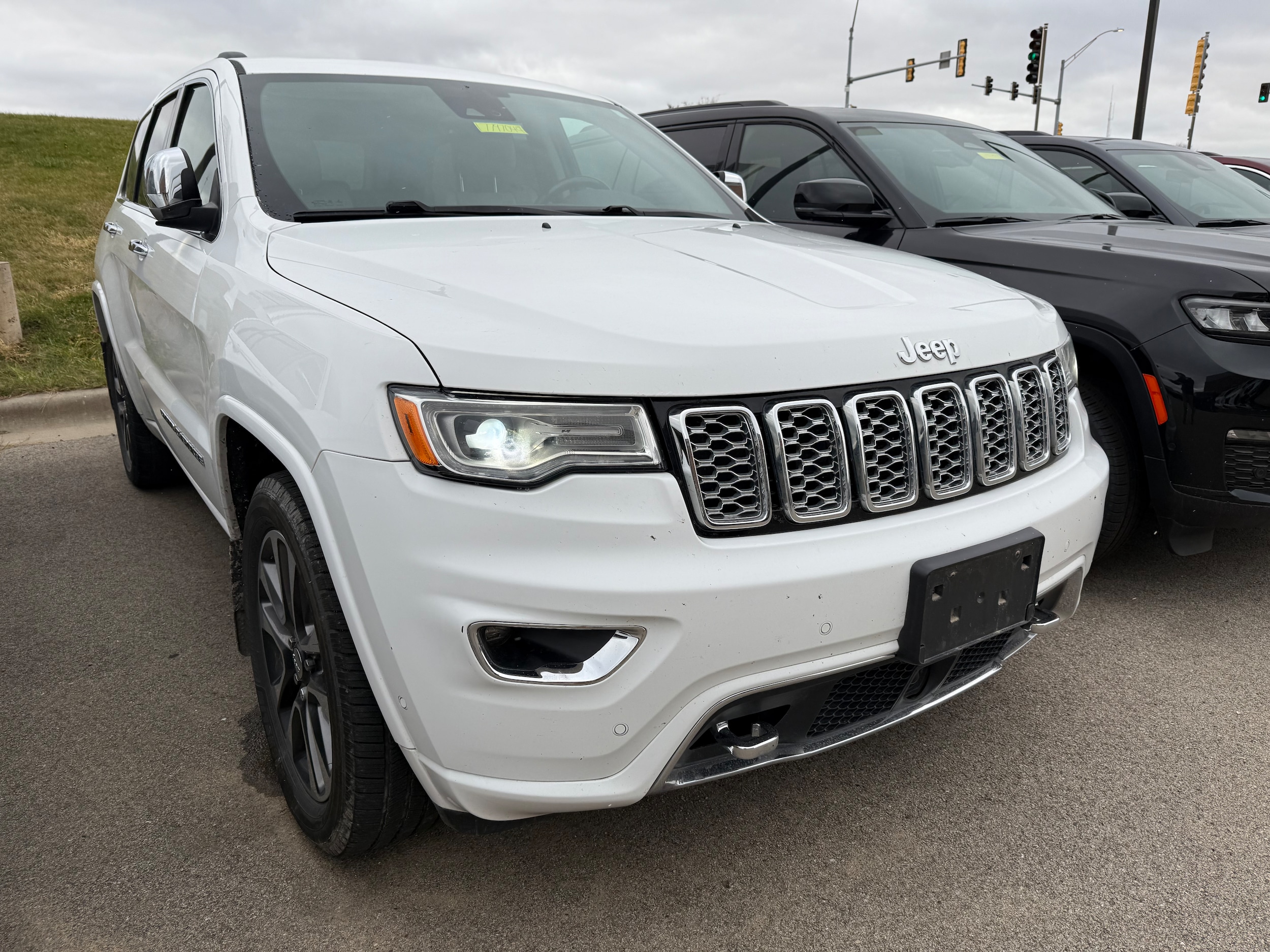 2018 Jeep Grand Cherokee Overland's photo