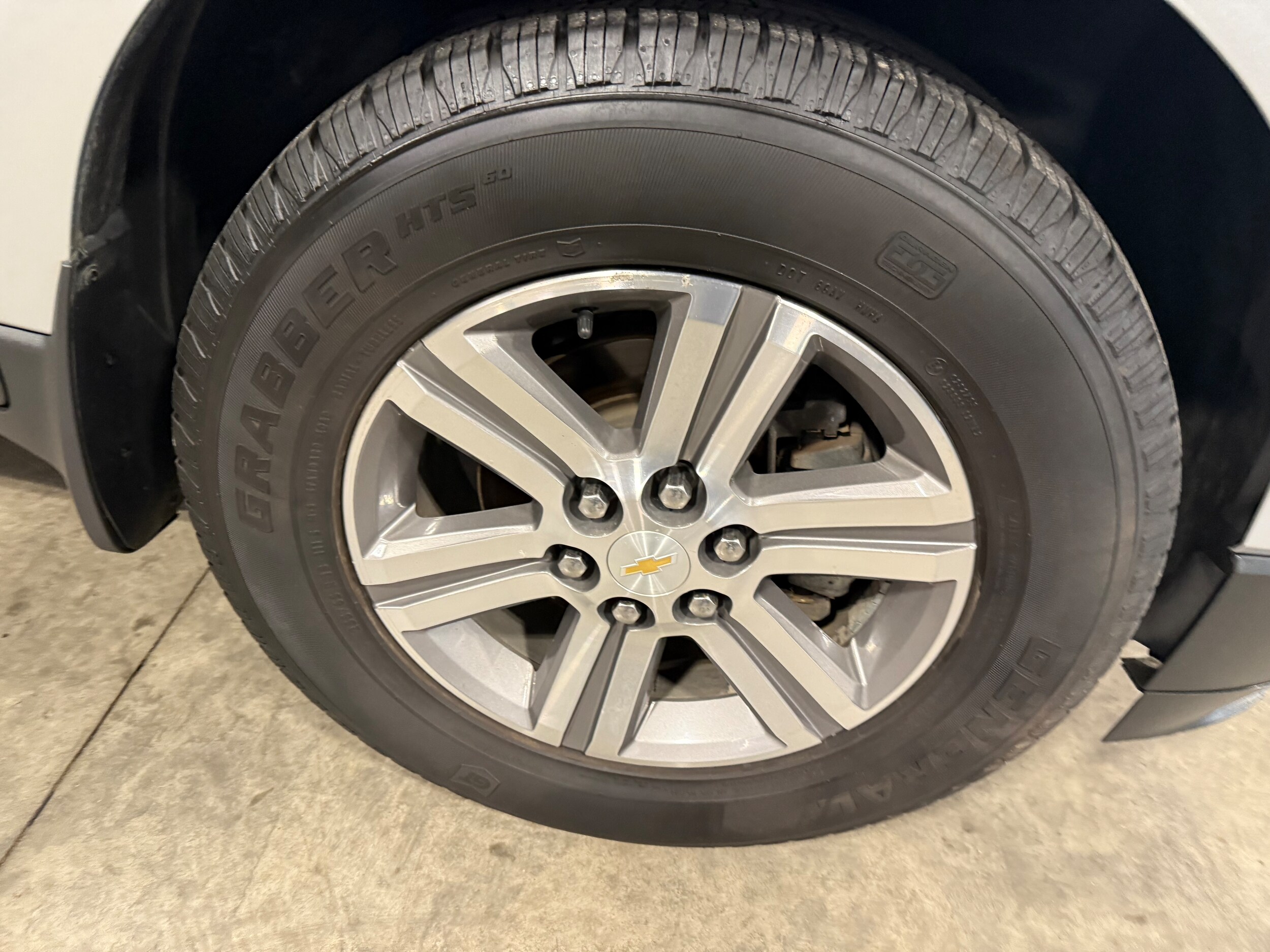 2015 Chevrolet Traverse 2LT photo 4