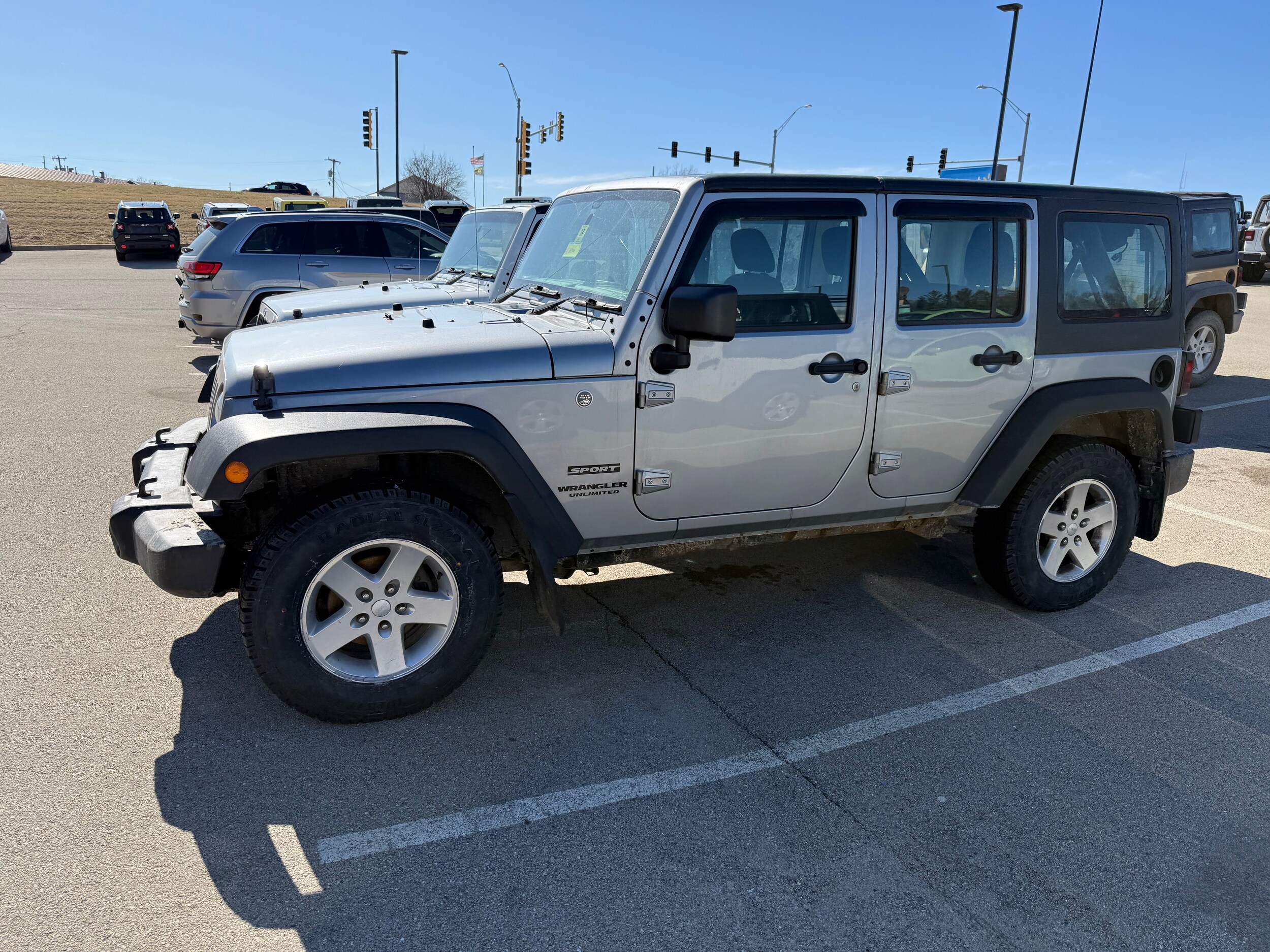 2017 Jeep Wrangler Unlimited Sport photo 3