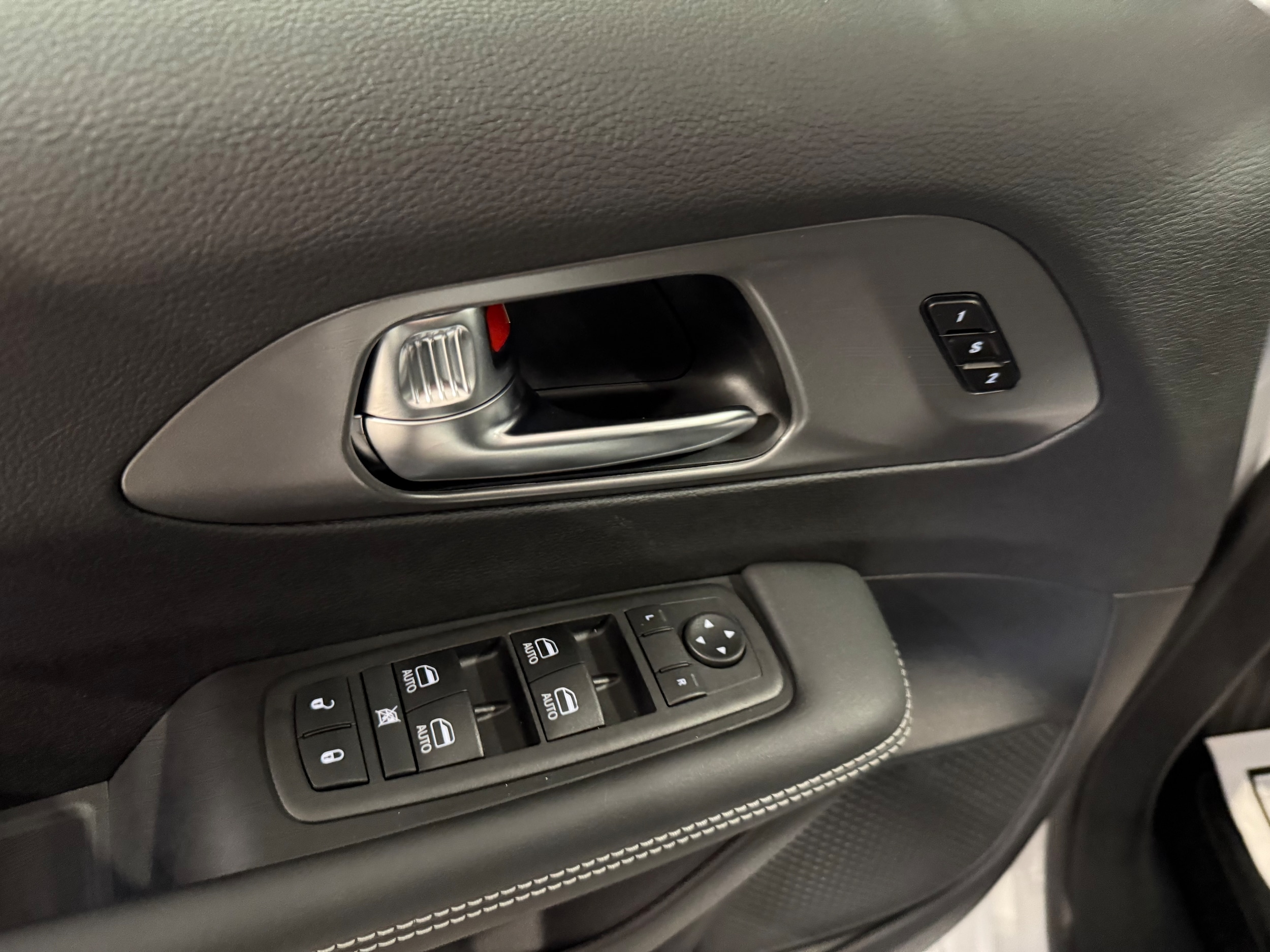 2026 Chrysler Pacifica Select - Photo 32