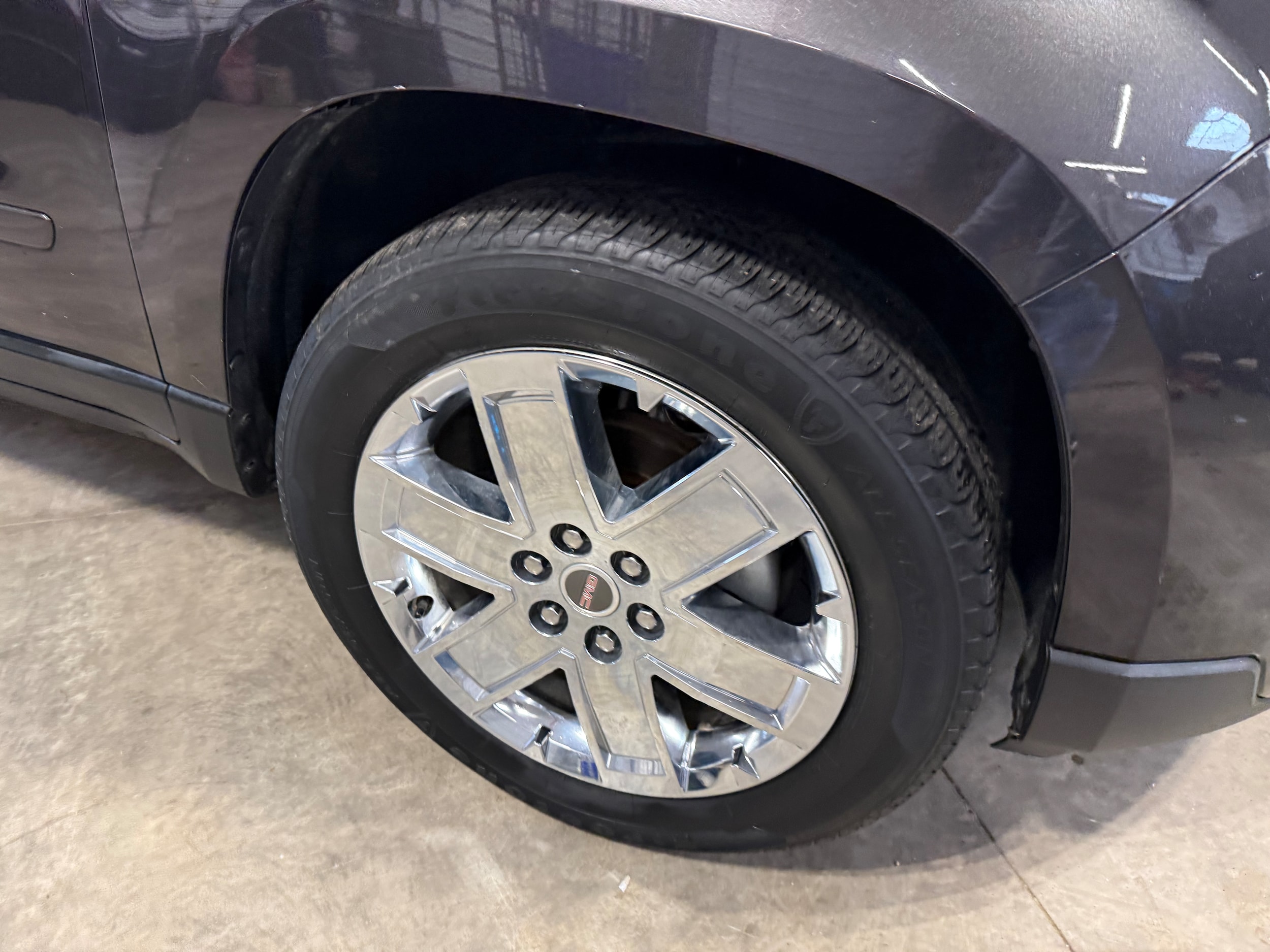 View vehicle photo 4