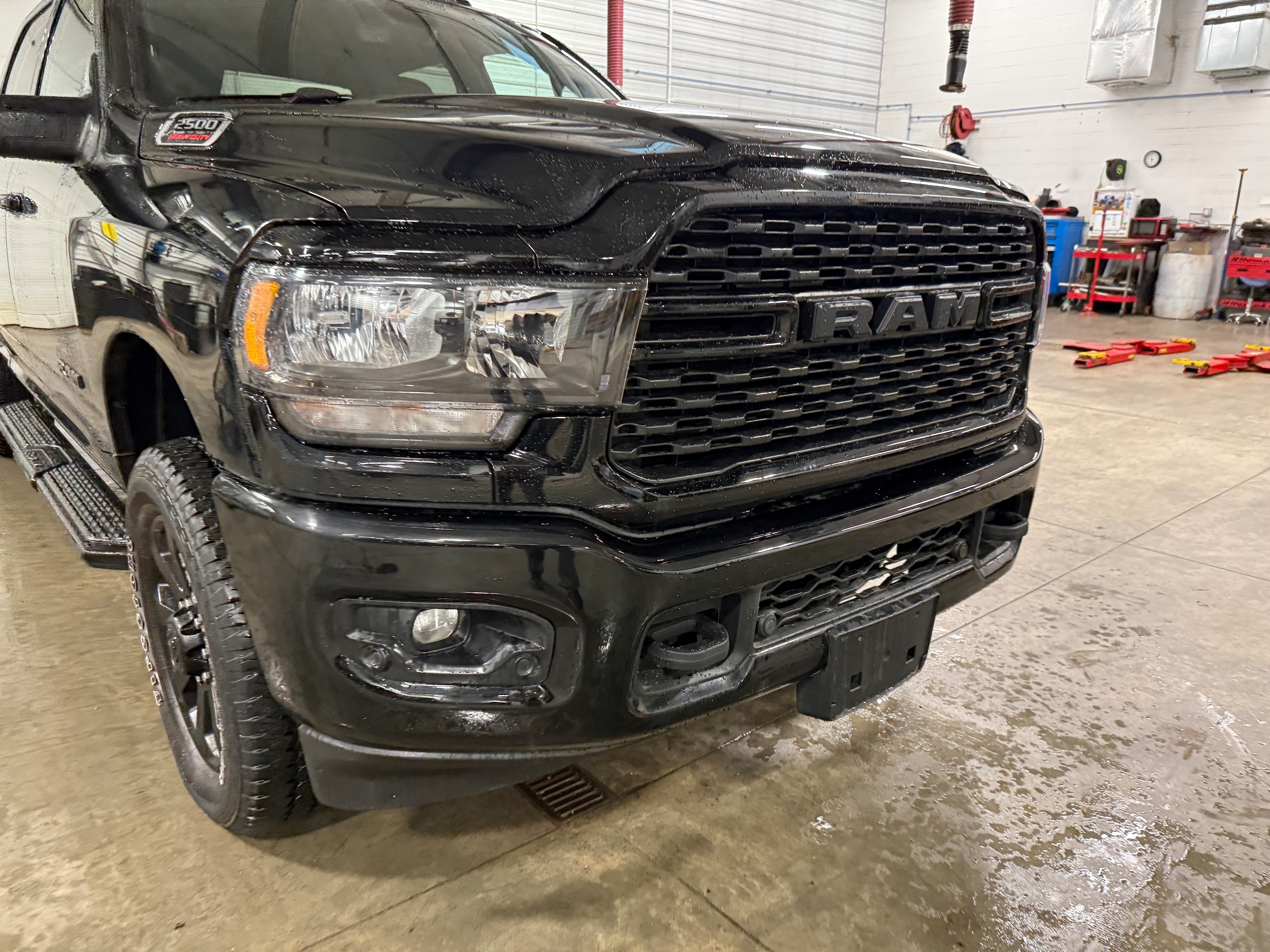 View vehicle photo 2