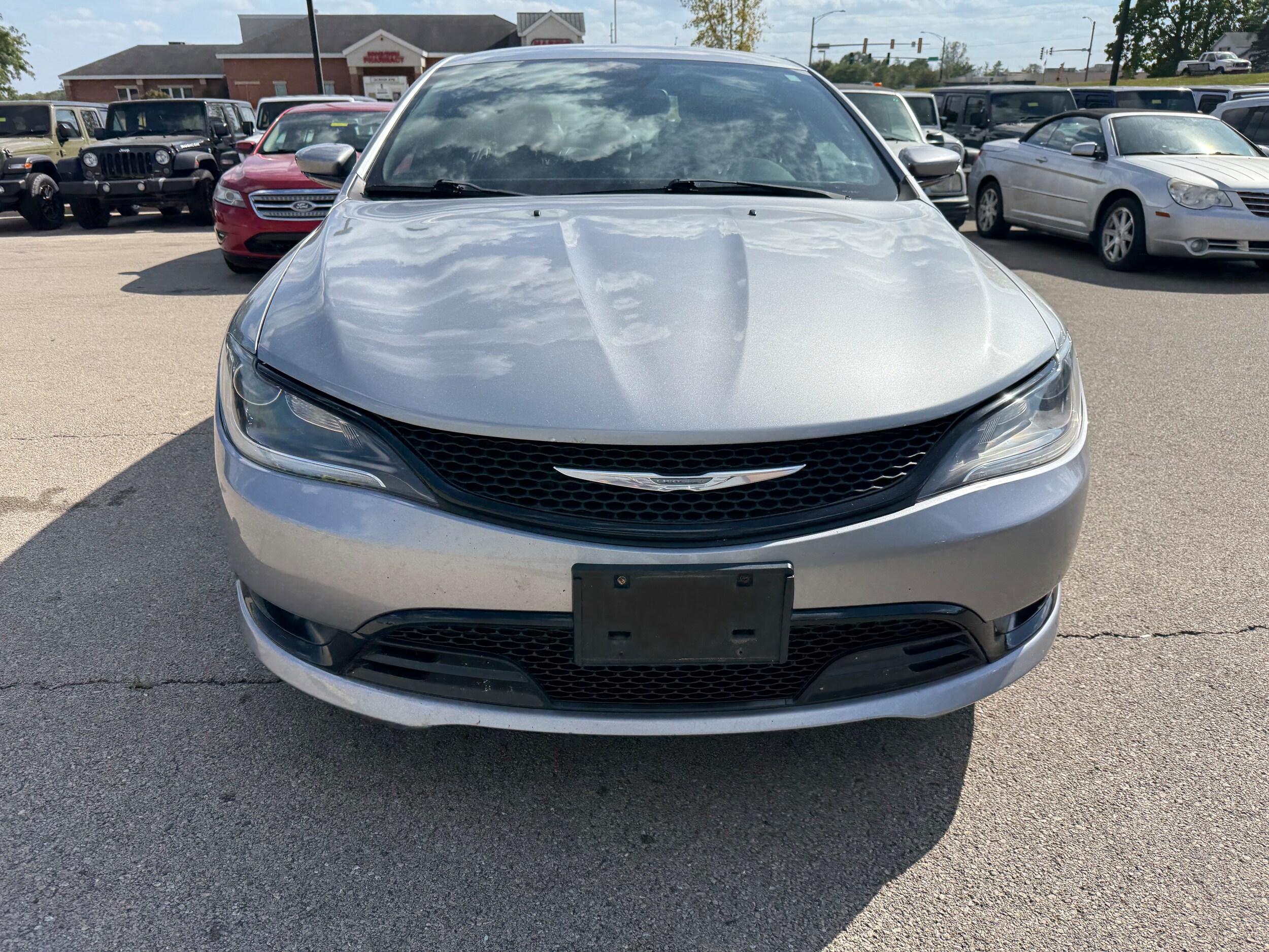 2015 Chrysler 200 S photo 2