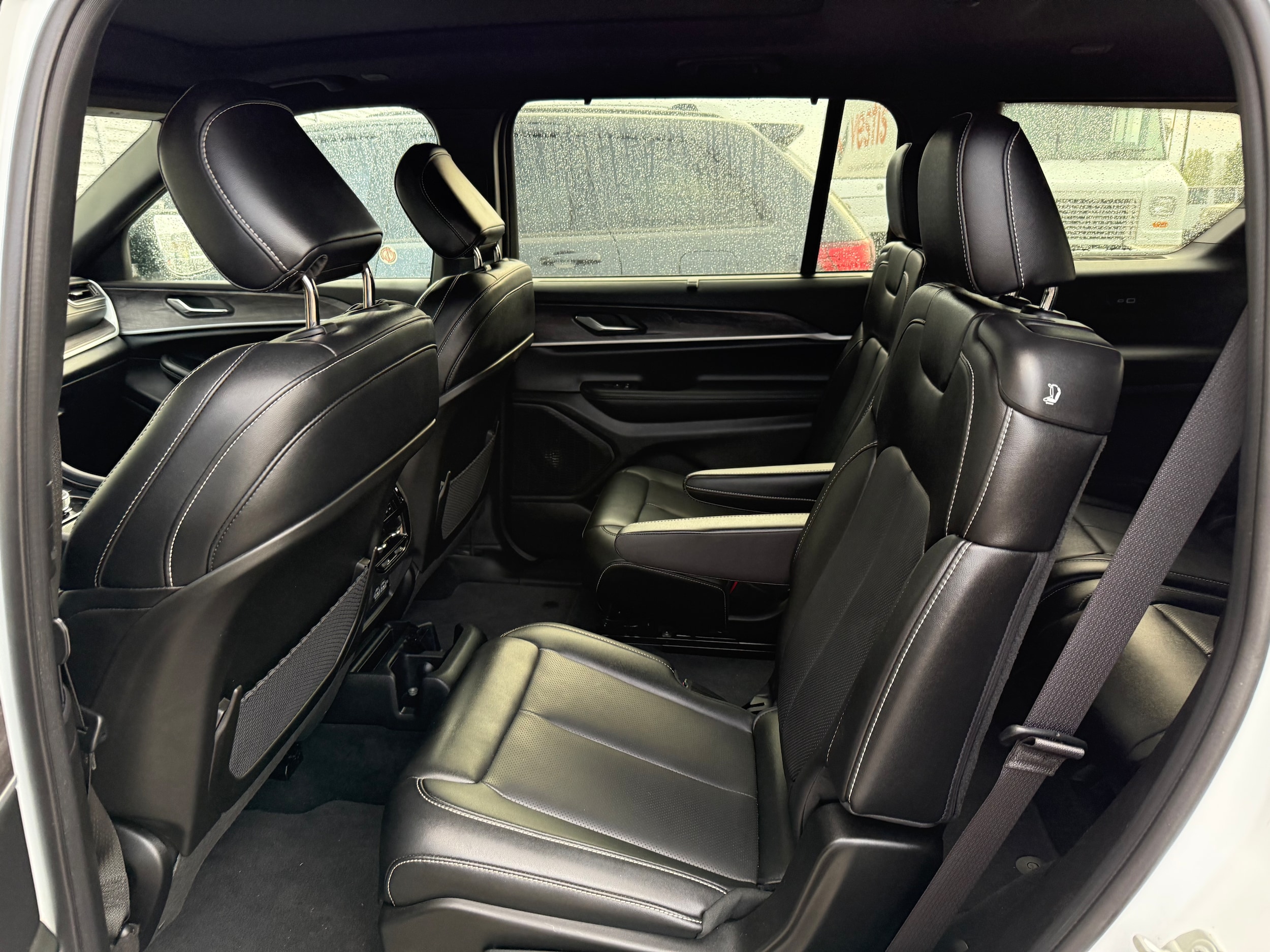 2024 Jeep Grand Cherokee Limited photo 4
