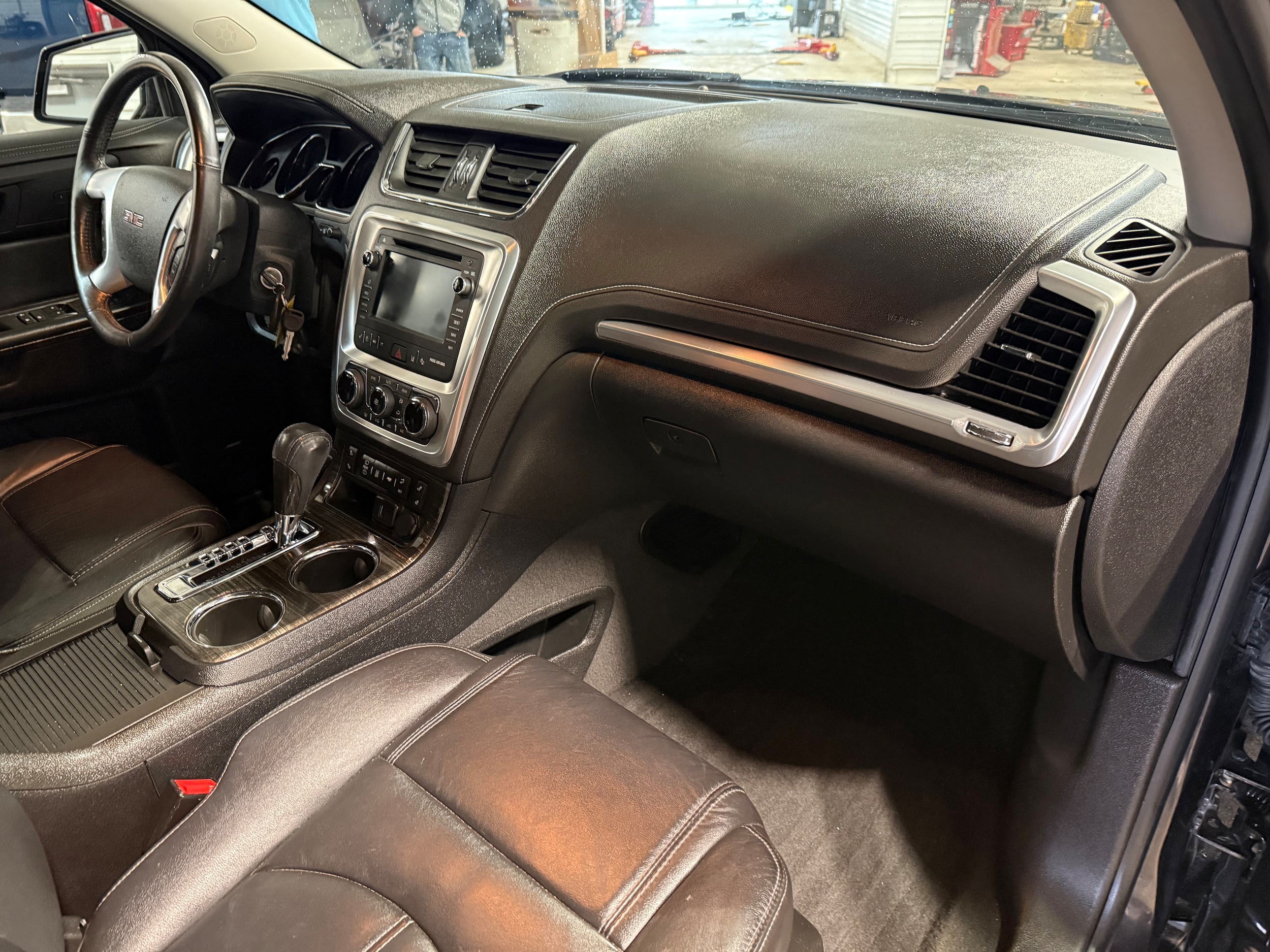 View vehicle photo 7