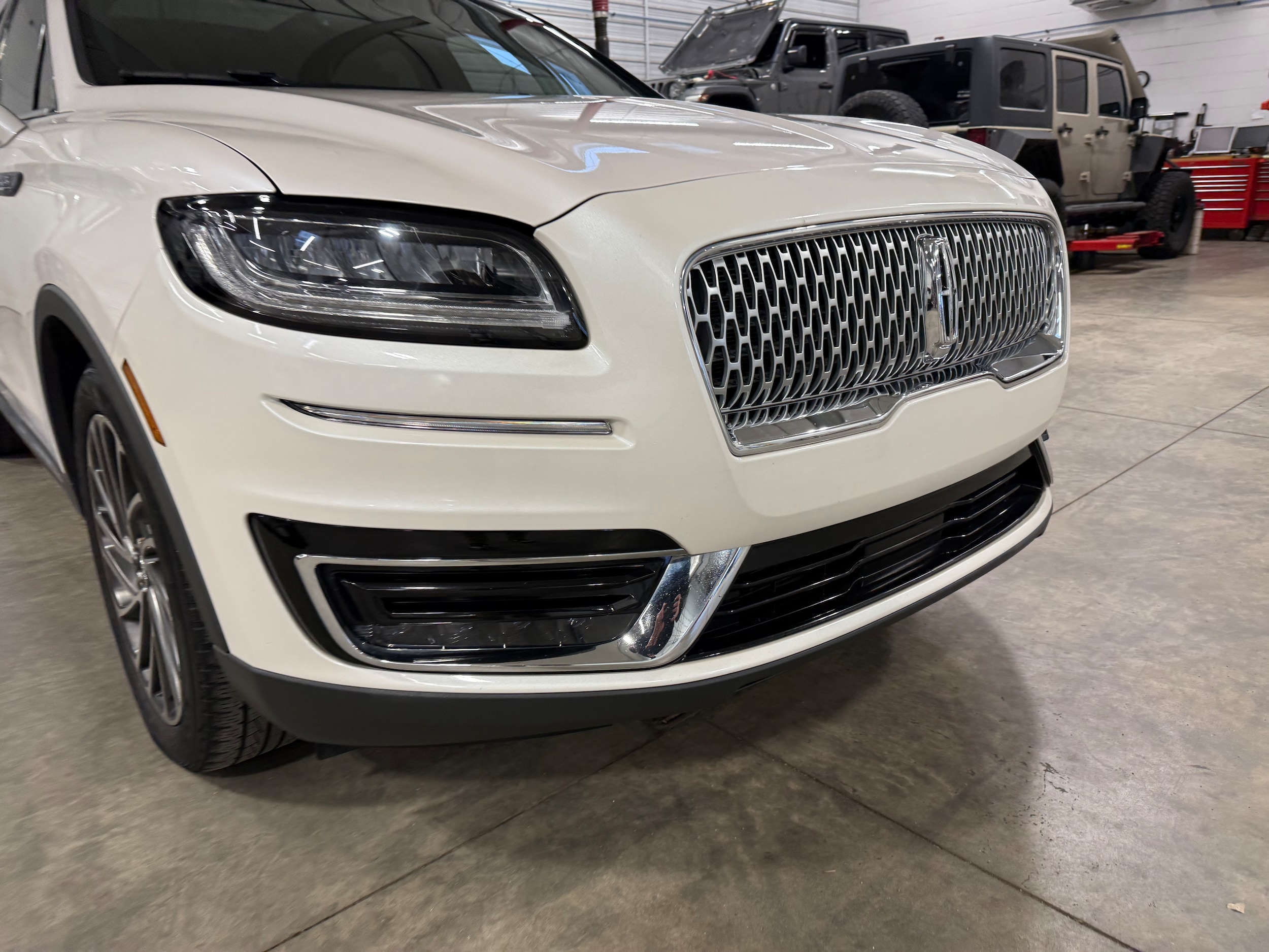 Used 2019 Lincoln Nautilus Reserve with VIN 2LMPJ8L93KBL36585 for sale in Galena, IL