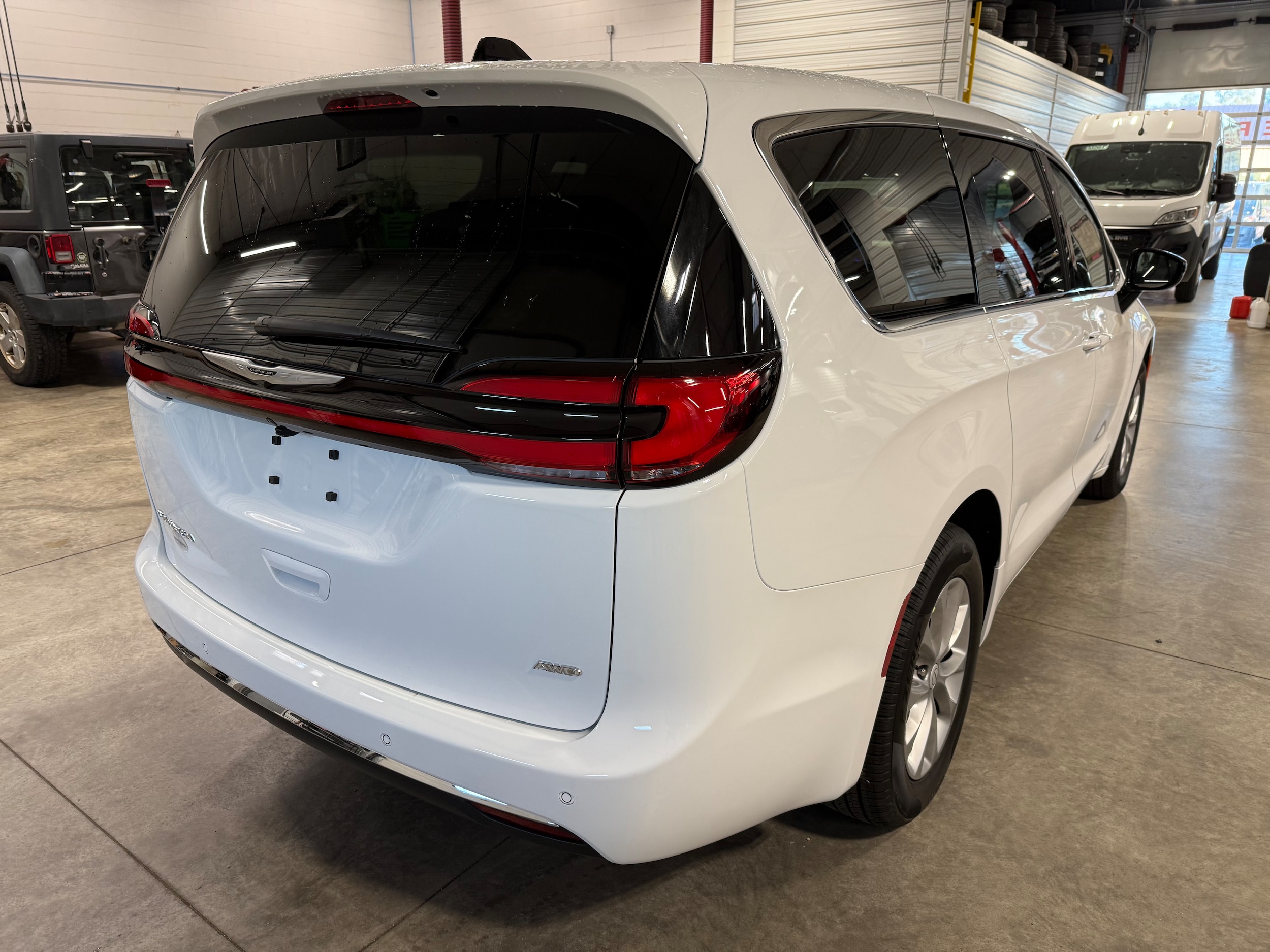 2026 Chrysler Pacifica Select - Photo 12