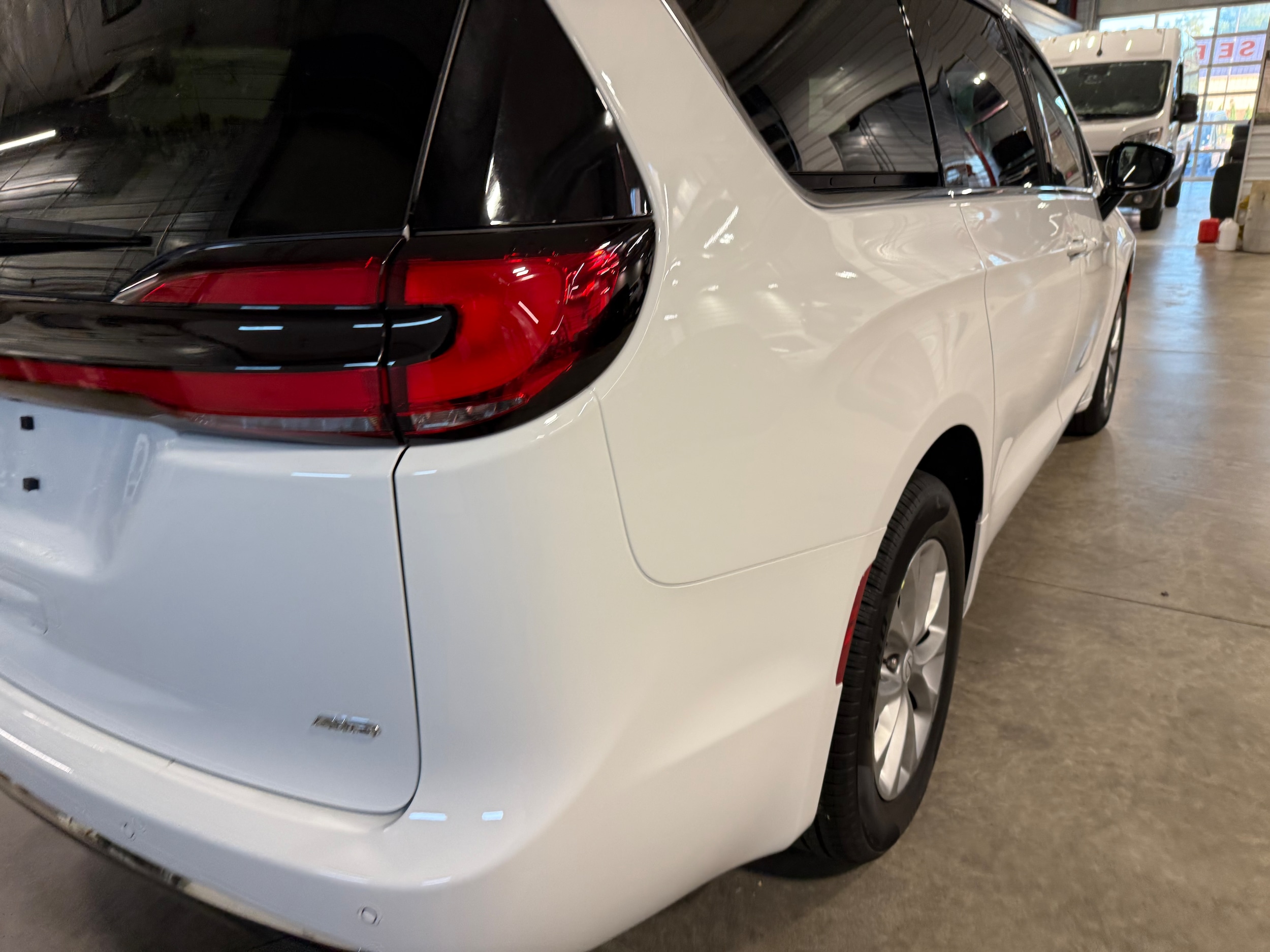 2026 Chrysler Pacifica Select - Photo 17