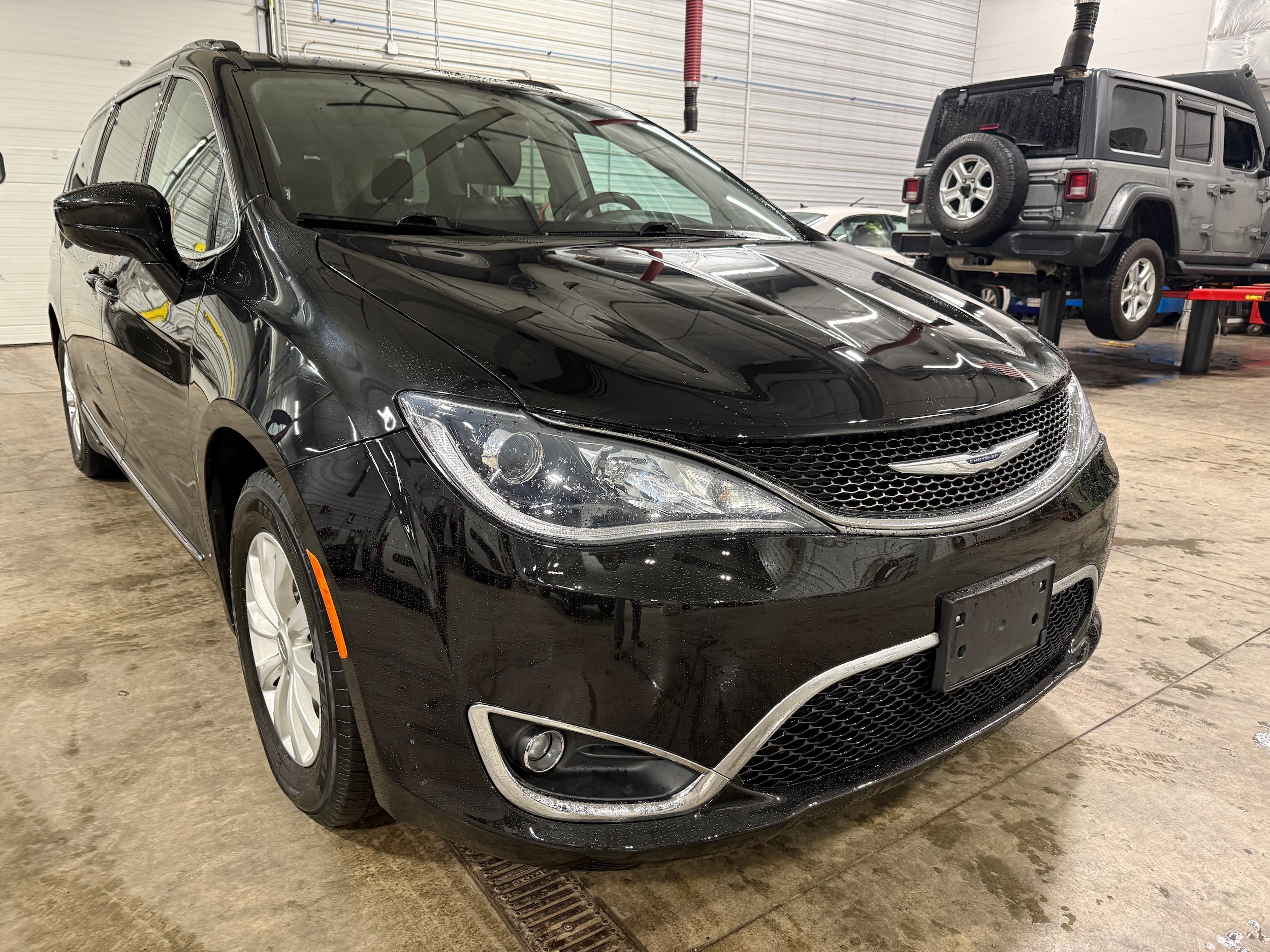 2019 Chrysler Pacifica Touring L's photo