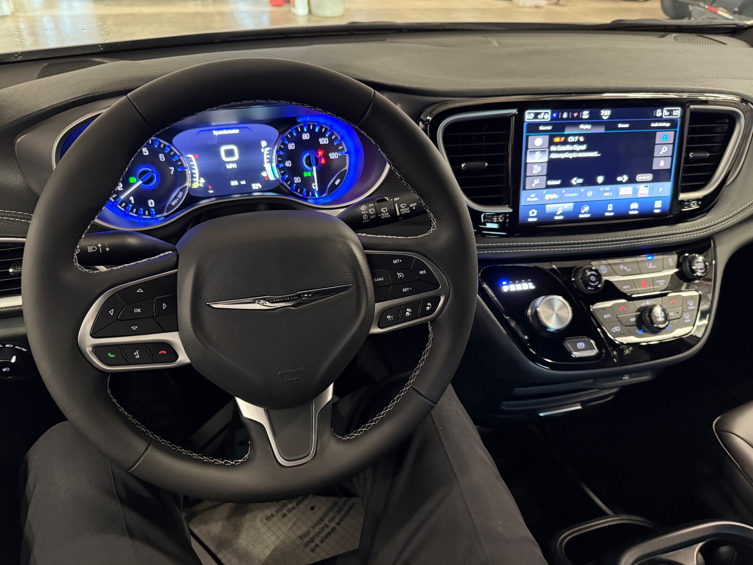 2026 Chrysler Pacifica Select - Photo 35