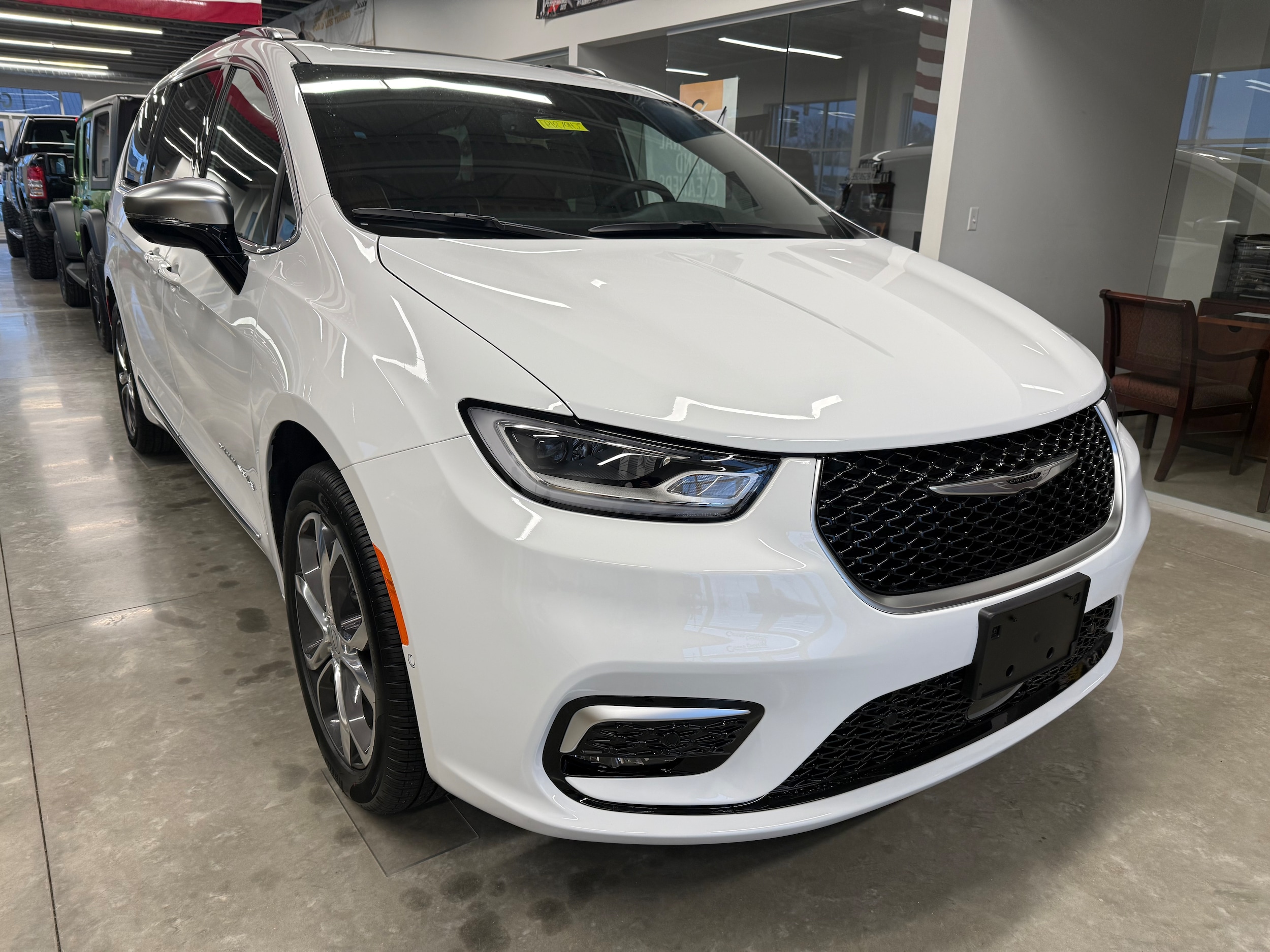 2026 Chrysler Pacifica Pinnacle's photo