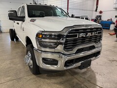 2026 Ram 3500 TRADESMAN CREW CAB CHASSIS 4X4 60' CA Pickup